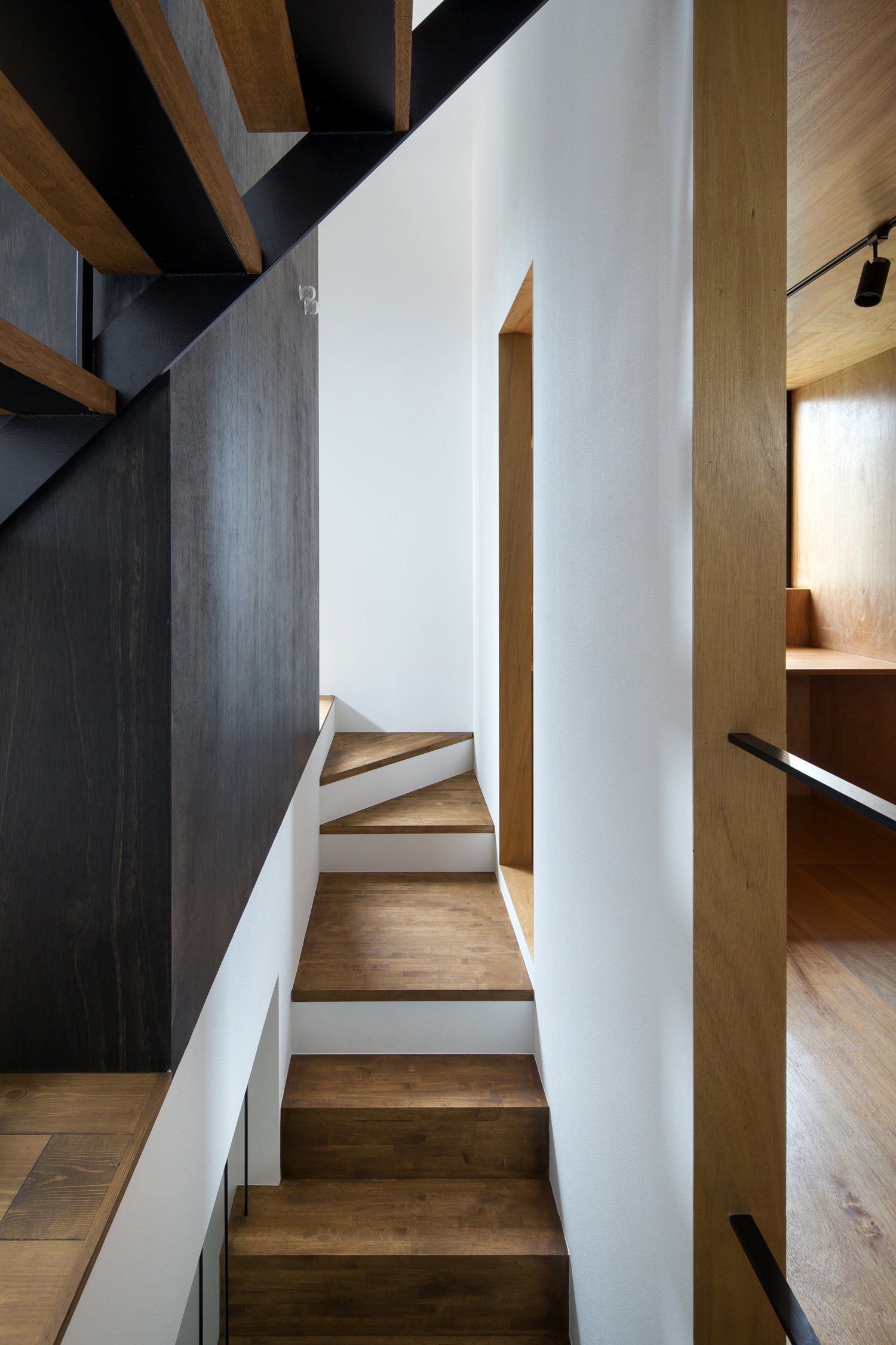 注文住宅・デザイン住宅建築実例_階段 注文住宅・デザイン住宅建築実例_『CASE446 7層の住宅』_階段