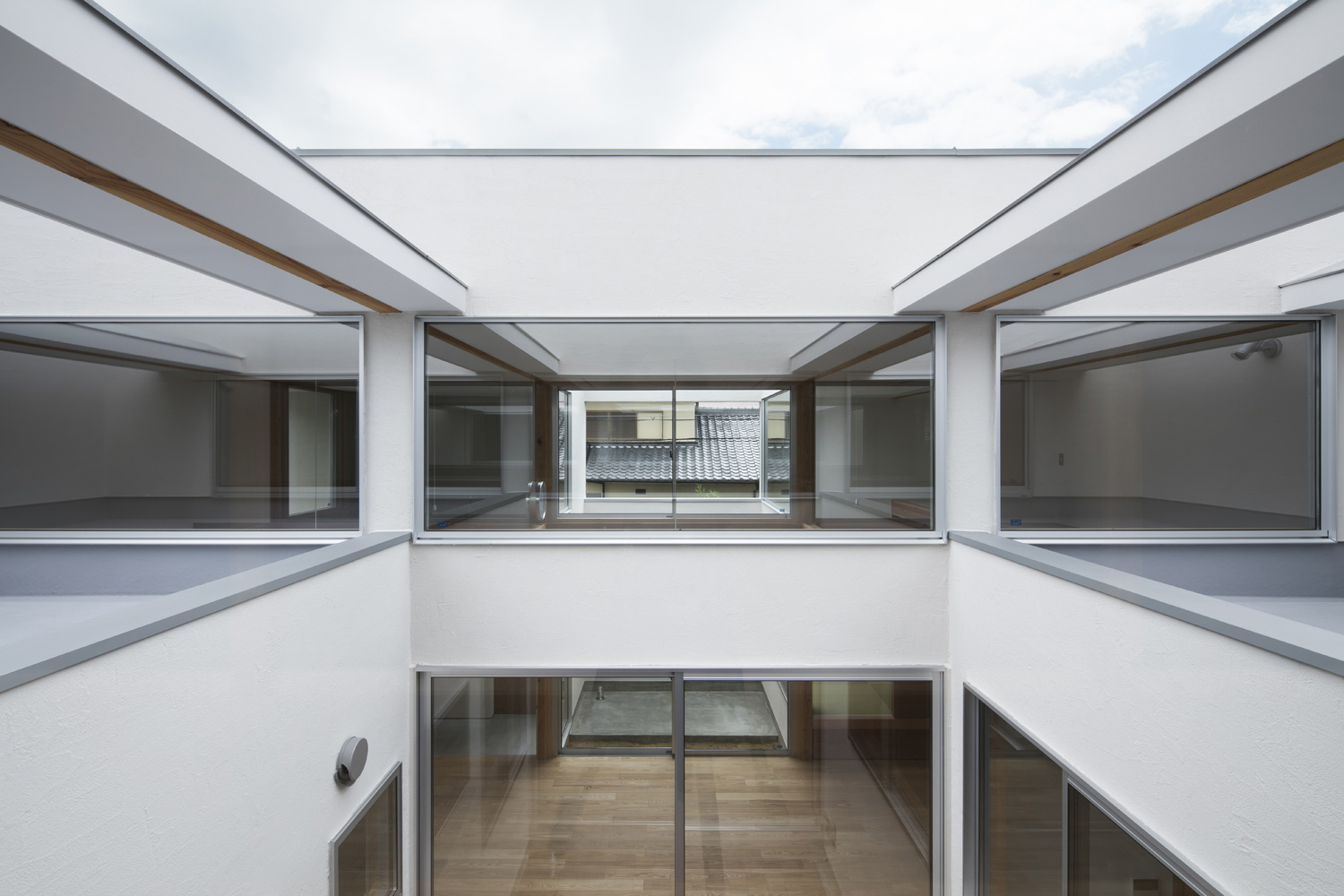 注文住宅・デザイン住宅建築実例_テラス・バルコニー 注文住宅・デザイン住宅建築実例_『CASE468 1.5階建ての家』_テラス・バルコニー