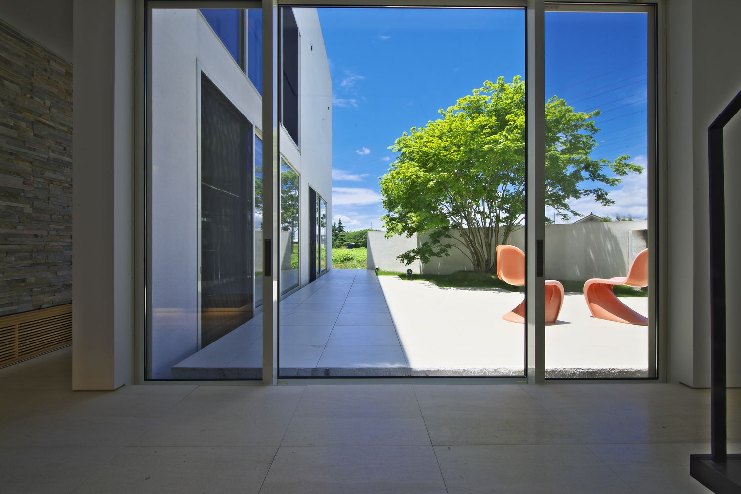 デザイン住宅建築実例_外観・注文住宅『CASE307 L+L=L』の建築実例・施⼯例の写真・建物外観全体