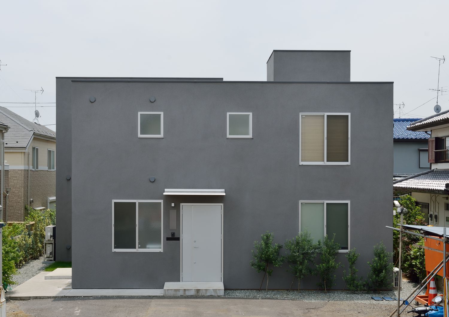 デザイン住宅建築実例_外観・注文住宅『CASE327 つなぐ家』の建築実例・施⼯例の写真・建物外観全体