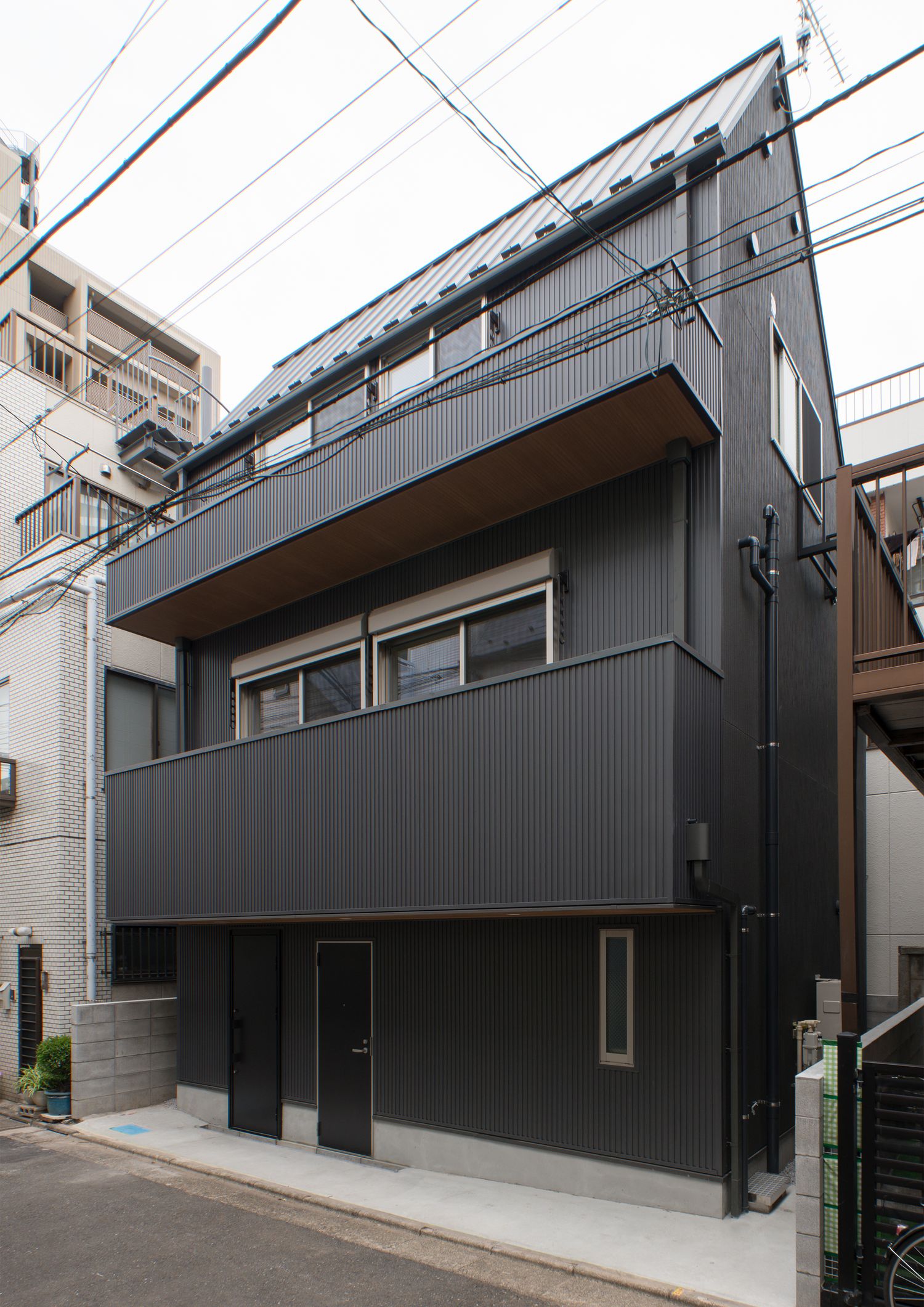 デザイン住宅建築実例_外観・注文住宅『CASE549 招きの家』の建築実例・施⼯例の写真・建物外観全体 注文住宅・デザイン住宅建築実例_『CASE549 招きの家』_外観