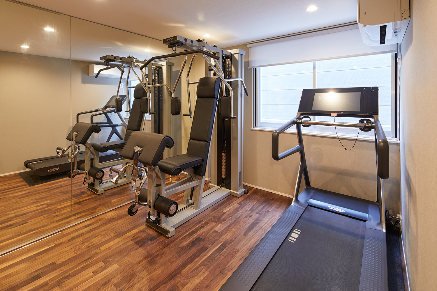 注文住宅・デザイン住宅建築実例 注文住宅・デザイン住宅建築実例_『CASE455 N邸(社長の邸宅)』_トレーニングルーム