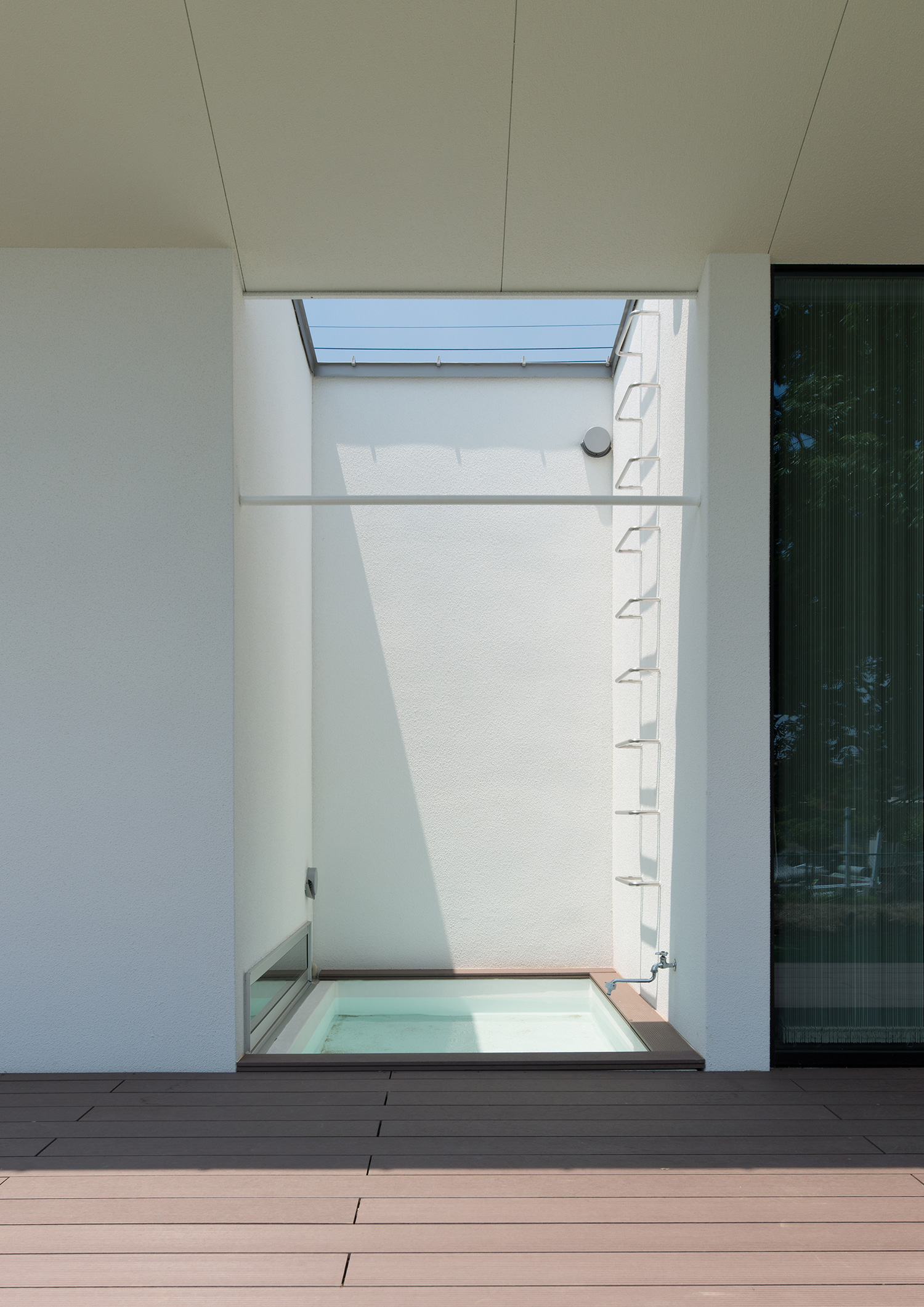 階段とプールがある吹き抜けのスペース・デザイン住宅 注文住宅・デザイン住宅建築実例_『CASE634 アトリエを持つ家』_テラス・バルコニー