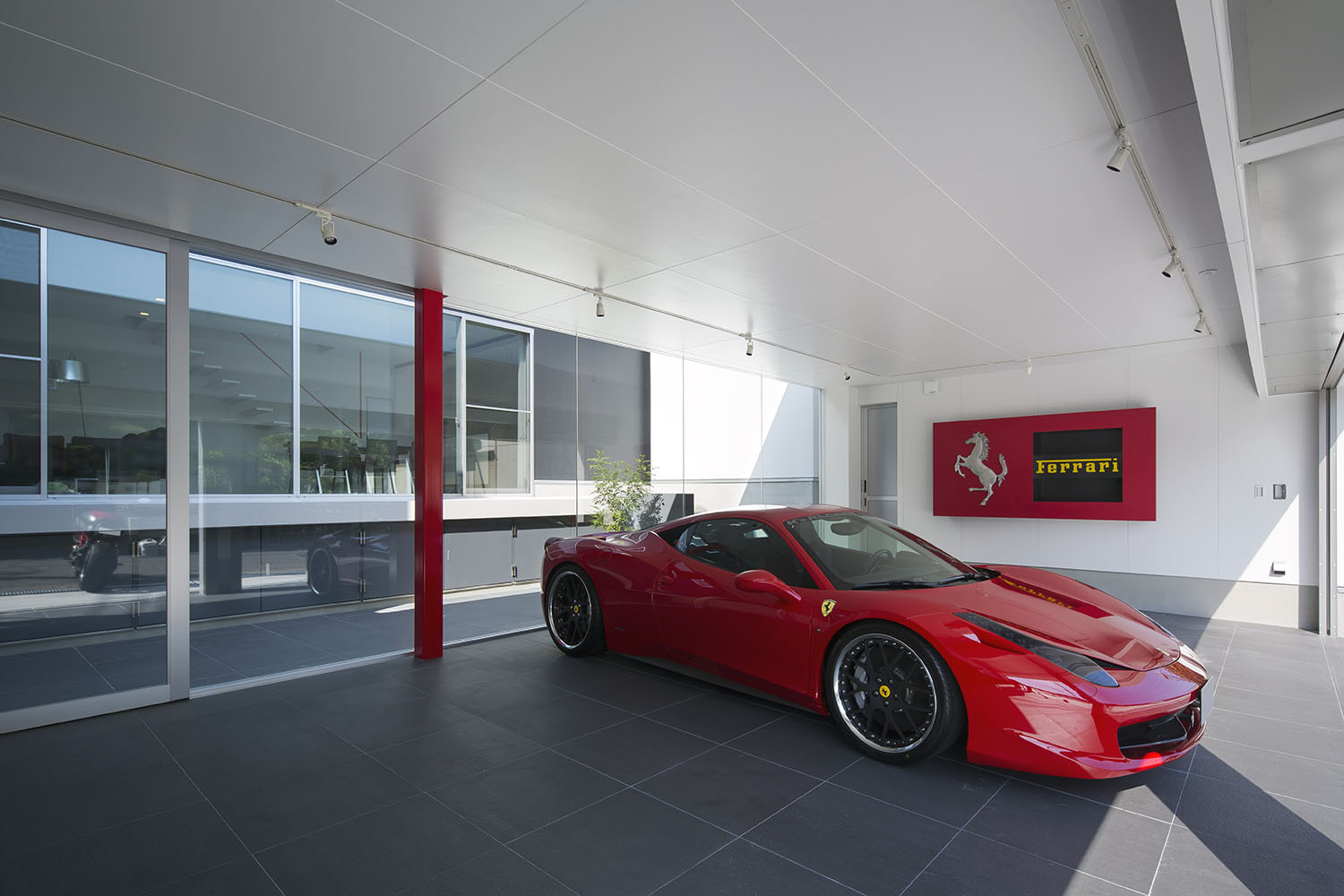 注文住宅・デザイン住宅建築実例_ガレージ