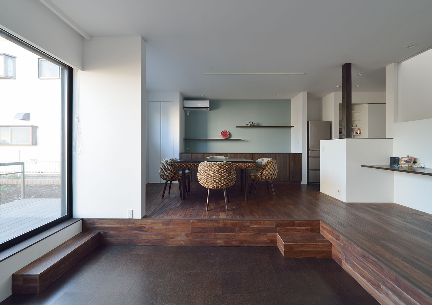 ダウンリビングの床の色が変えられているLDK・デザイン住宅 注文住宅・デザイン住宅建築実例_『CASE672 Trick Art』_LDK