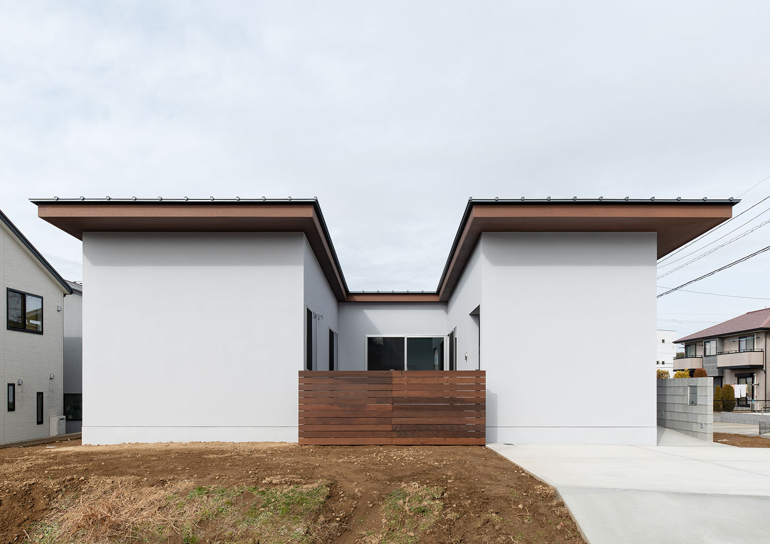 注文住宅『CASE680 寛か(くつろか)な平屋』の建築実例・建物外観全体 注文住宅・デザイン住宅建築実例_『CASE680 寛か(くつろか)な平屋』_外観