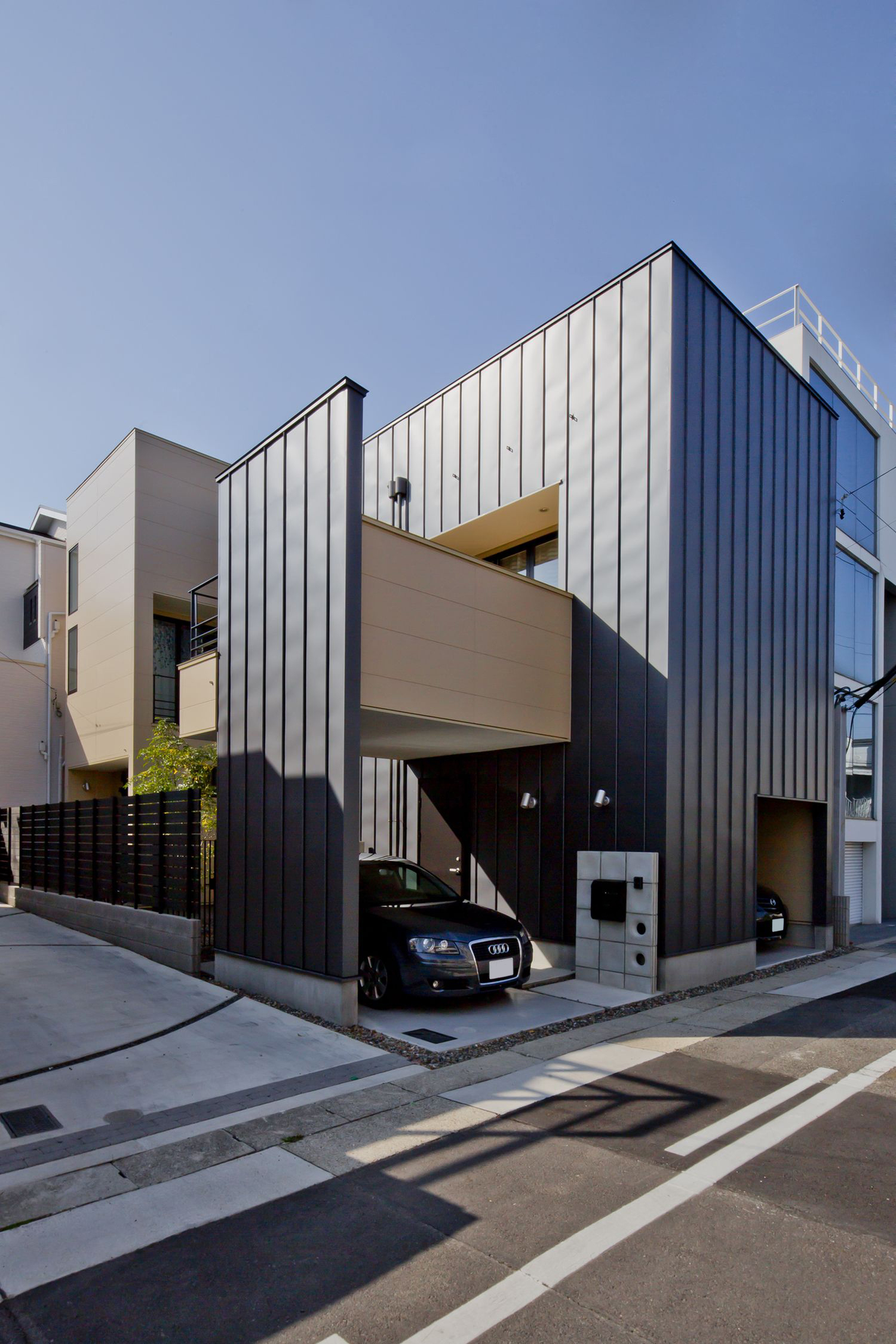 デザイン住宅建築実例_外観・注文住宅『CASE296 airflow』の建築実例・施⼯例の写真・建物外観全体