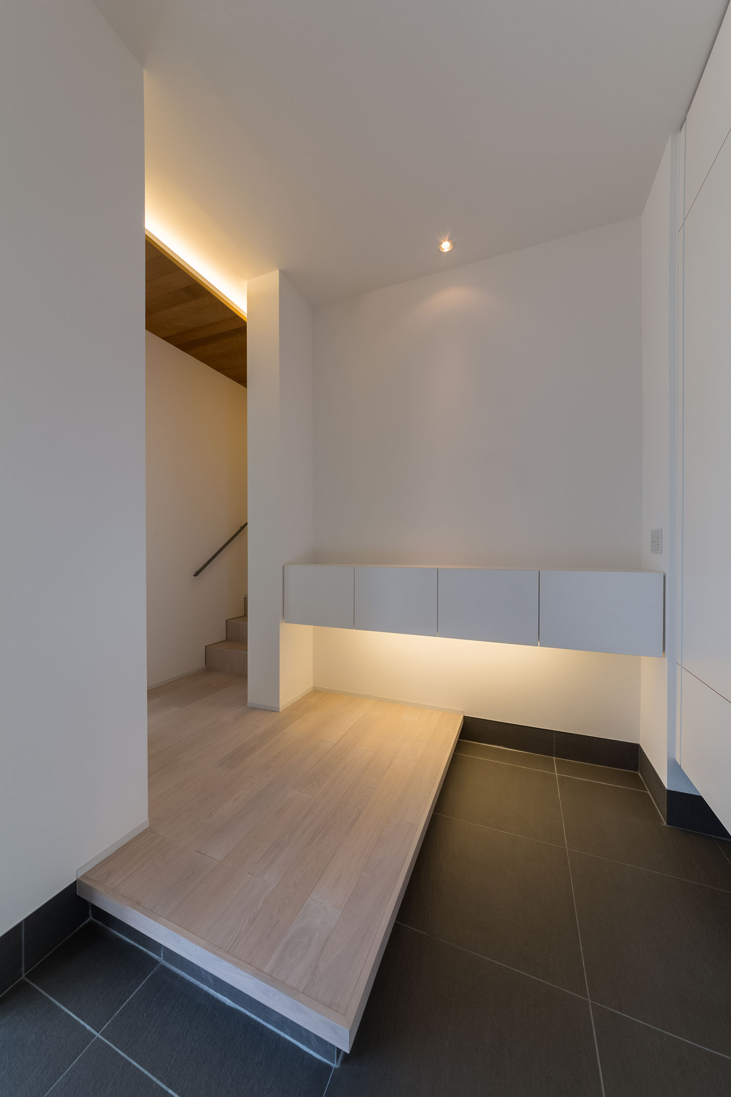 注文住宅・デザイン住宅建築実例_玄関