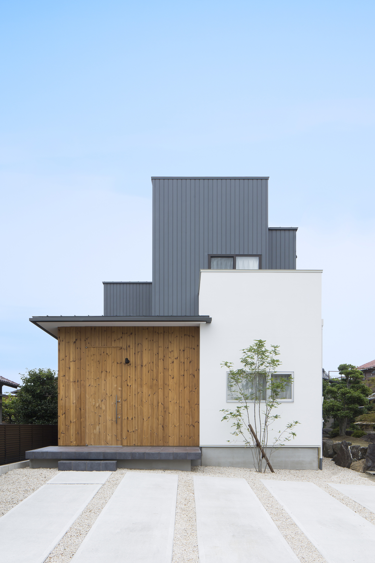 デザイン住宅建築実例_外観・注文住宅『CASE366 重ねる家』の建築実例・施⼯例の写真・建物外観全体