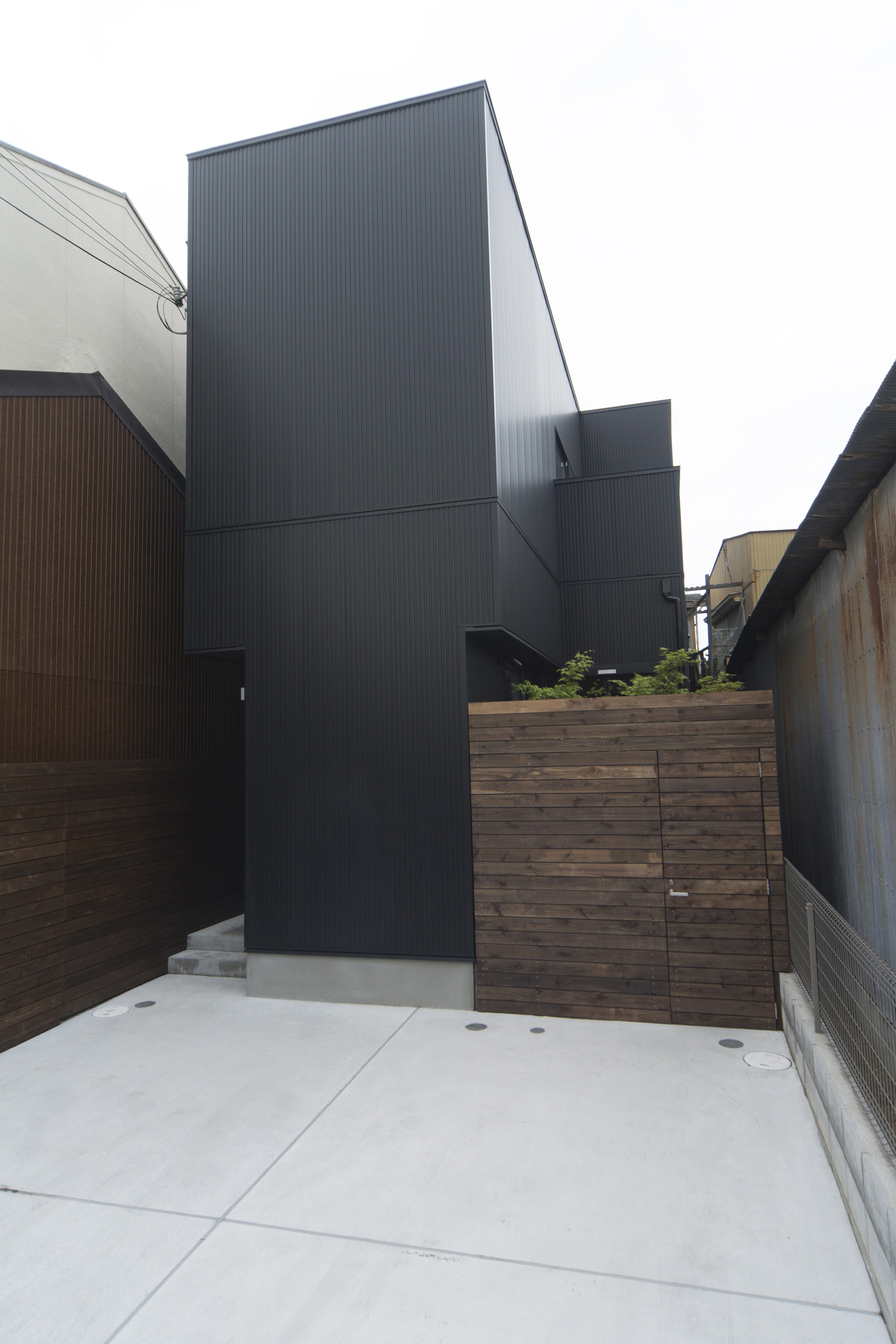 デザイン住宅建築実例_外観・注文住宅『CASE399 くつろぎの家』の建築実例・施⼯例の写真・建物外観全体