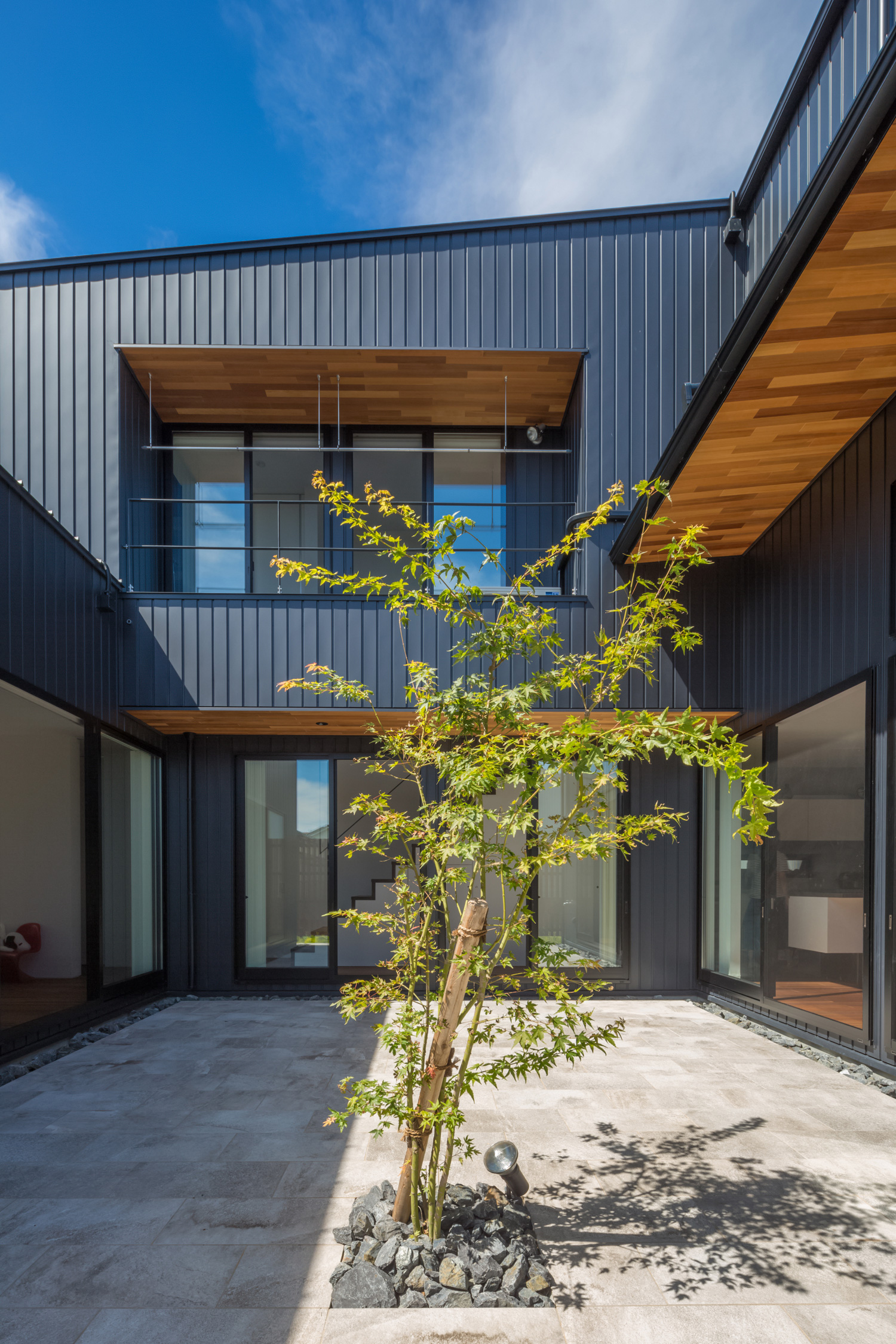 注文住宅・デザイン住宅建築実例_中庭 注文住宅・デザイン住宅建築実例_『CASE436 イドコロハウス』_中庭