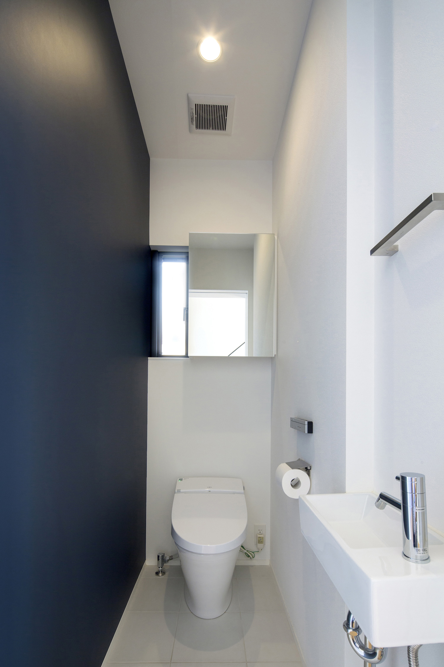 注文住宅・デザイン住宅建築実例_トイレ 注文住宅・デザイン住宅建築実例_『CASE441 TORAFU』_トイレ