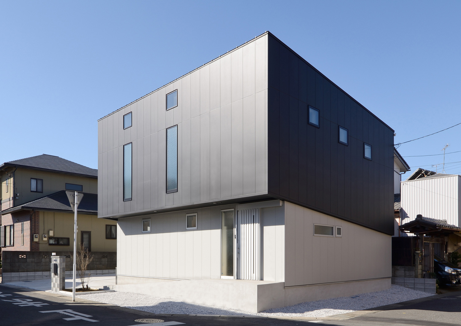 モノトーンでキューブ状のスタイリッシュな外観・デザイン住宅 注文住宅・デザイン住宅建築実例_『CASE463 Individual Contrast』_外観