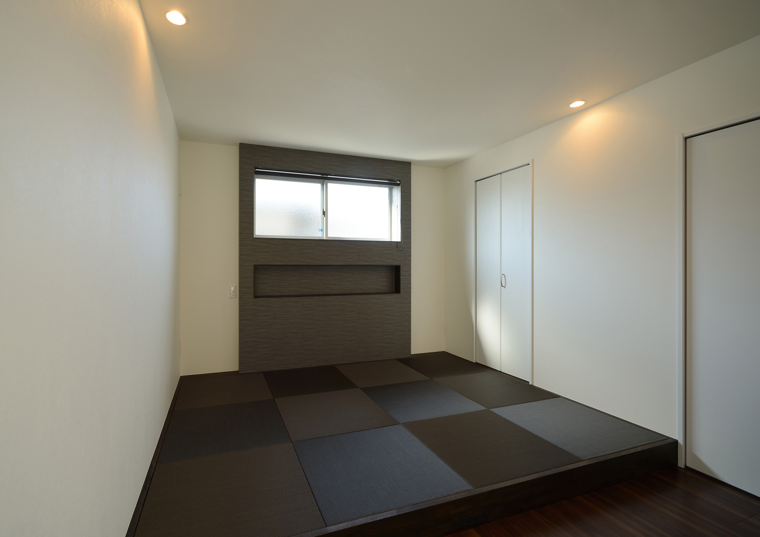 黒い琉球畳があるモダンでおしゃれな和室・デザイン住宅 注文住宅・デザイン住宅建築実例_『CASE463 Individual Contrast』_和室