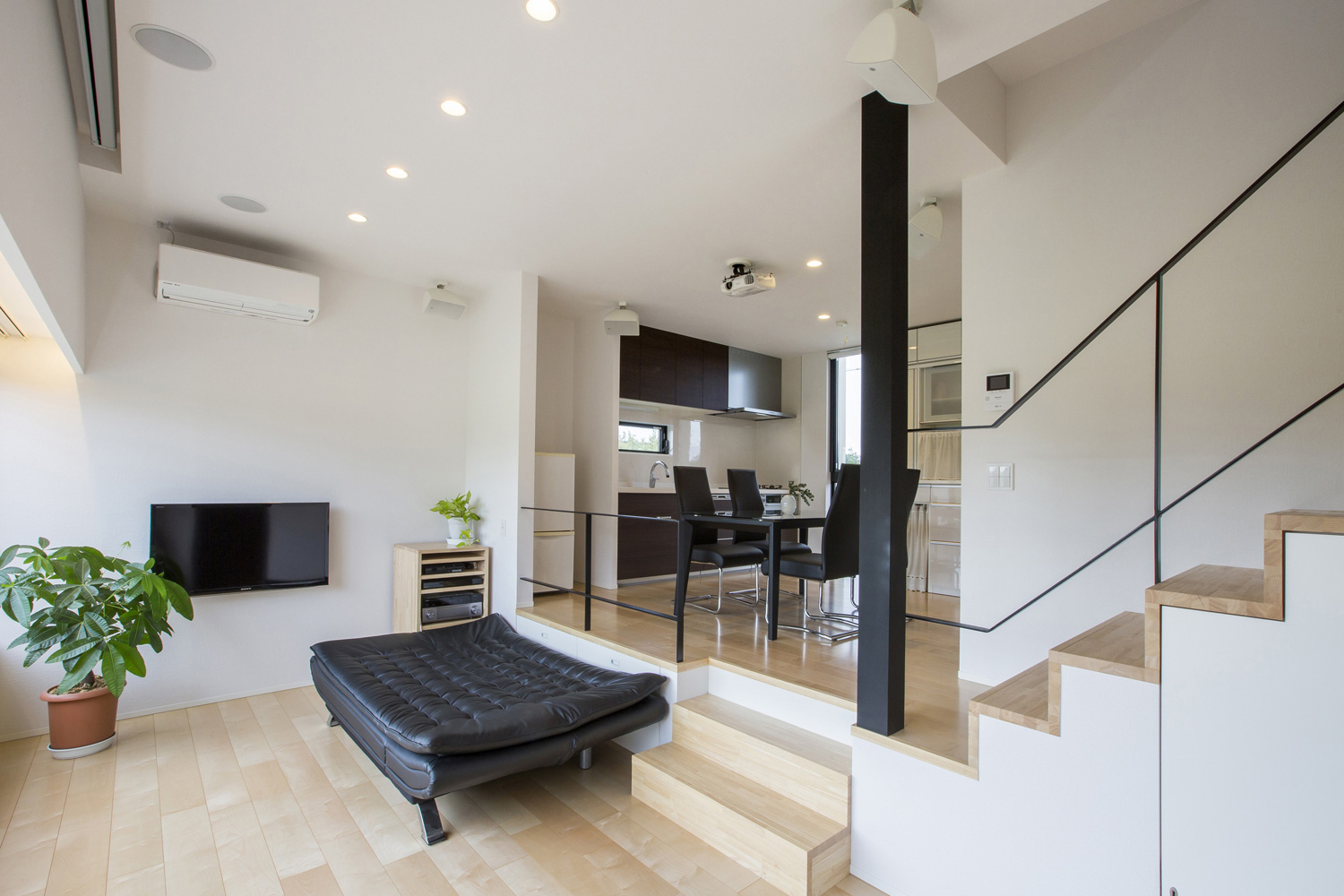 注文住宅・デザイン住宅建築実例_LDK 注文住宅・デザイン住宅建築実例_『CASE465 彩雲の家』_LDK