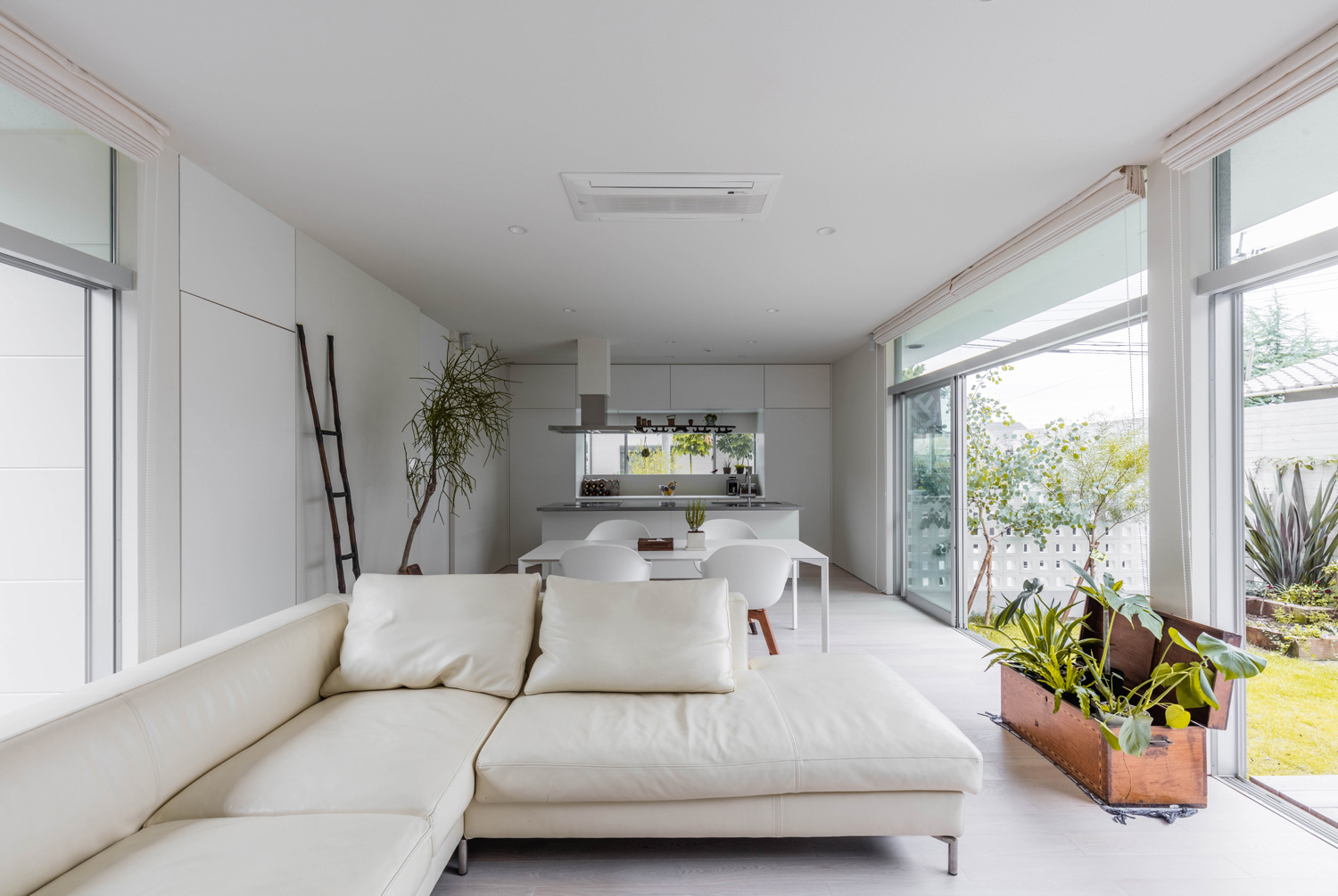 注文住宅・デザイン住宅建築実例_LDK 注文住宅・デザイン住宅建築実例_『CASE470 HOUSE.ASIAN / HORIZONTAL』_LDK