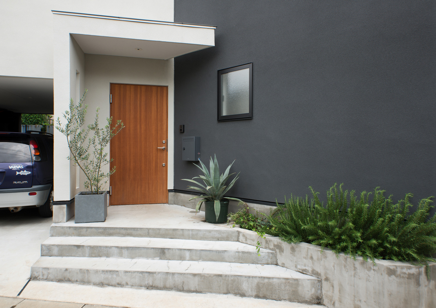 デザイン住宅建築実例_外観・注文住宅『CASE486 デザインへの挑戦』の建築実例・施⼯例の写真・建物外観全体 注文住宅・デザイン住宅建築実例_『CASE486 デザインへの挑戦』_外観