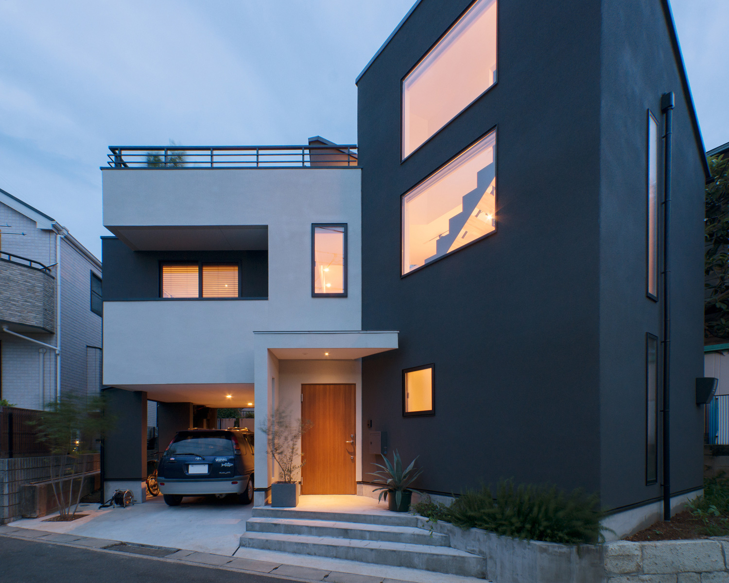 デザイン住宅建築実例_外観・注文住宅『CASE486 デザインへの挑戦』の建築実例・施⼯例の写真・建物外観全体 注文住宅・デザイン住宅建築実例_『CASE486 デザインへの挑戦』_外観