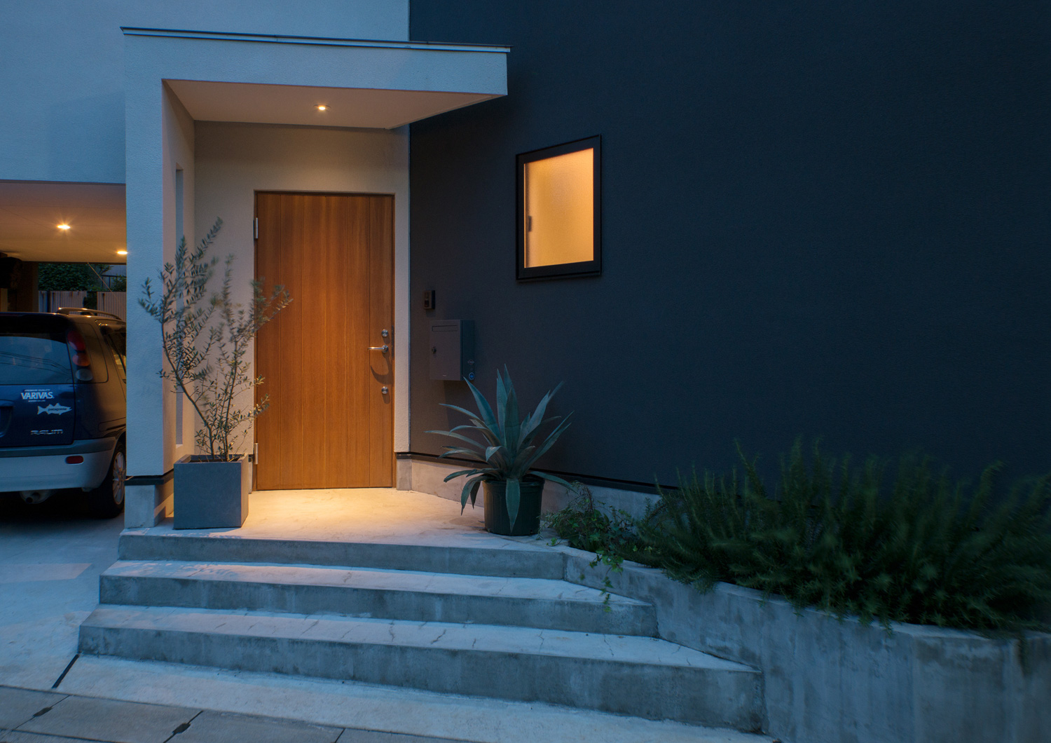 デザイン住宅建築実例_外観・注文住宅『CASE486 デザインへの挑戦』の建築実例・施⼯例の写真・建物外観全体 注文住宅・デザイン住宅建築実例_『CASE486 デザインへの挑戦』_外観