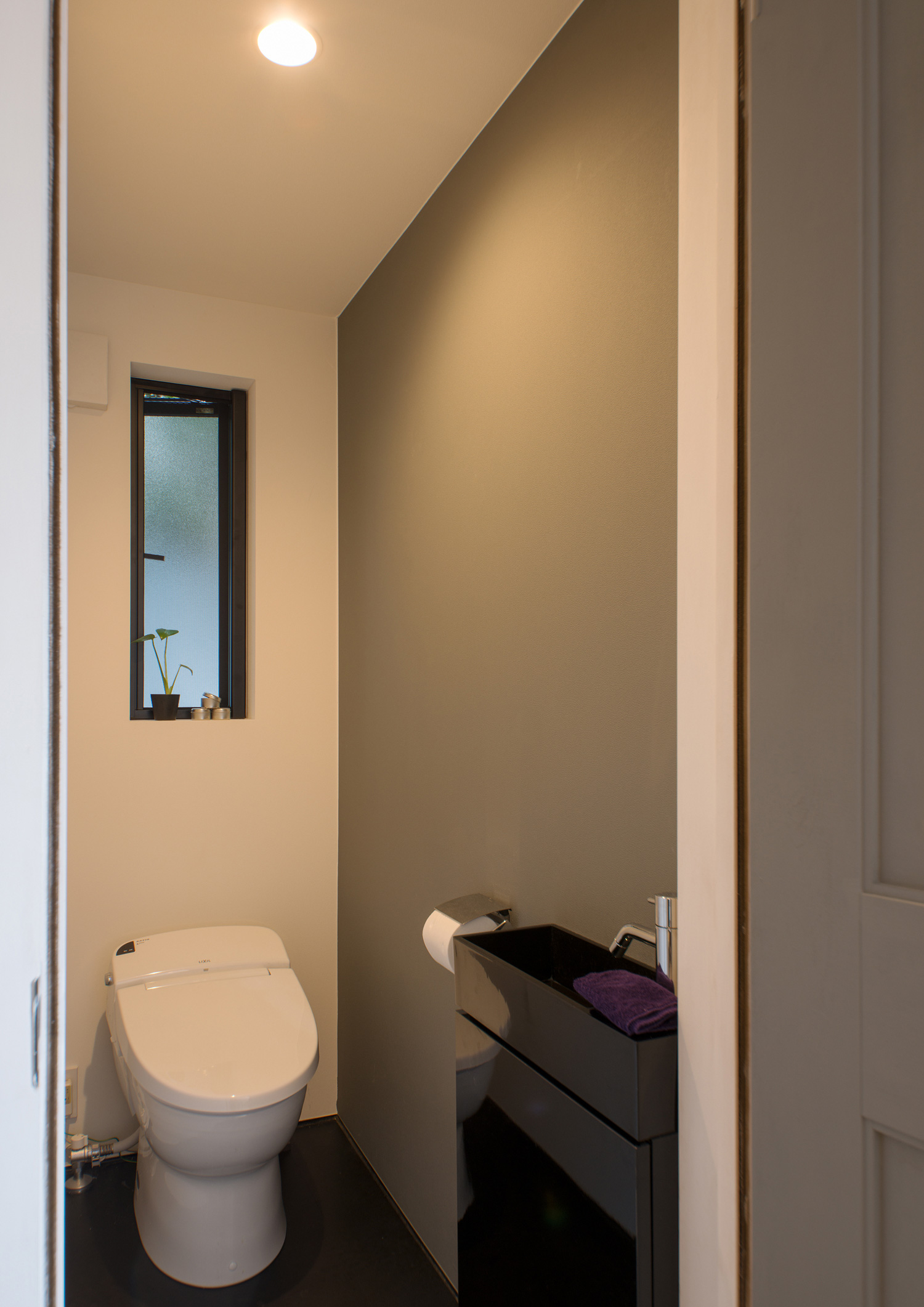 注文住宅・デザイン住宅建築実例_トイレ 注文住宅・デザイン住宅建築実例_『CASE486 デザインへの挑戦』_トイレ