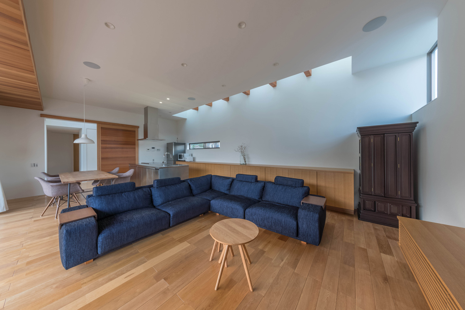 木のインテリアを中心としたナチュラルなLDK・デザイン住宅 注文住宅・デザイン住宅建築実例_『CASE495 舞台の家』_LDK