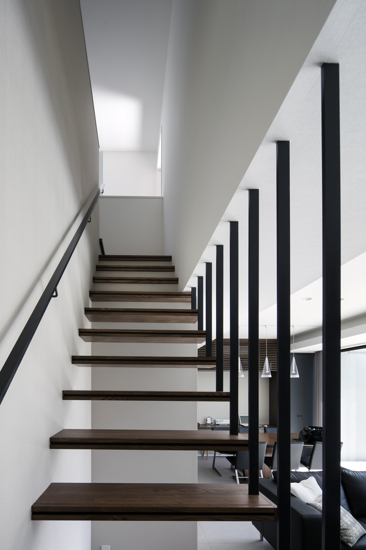 注文住宅・デザイン住宅建築実例_階段 注文住宅・デザイン住宅建築実例_『CASE496 FRAME HOUSE』_階段