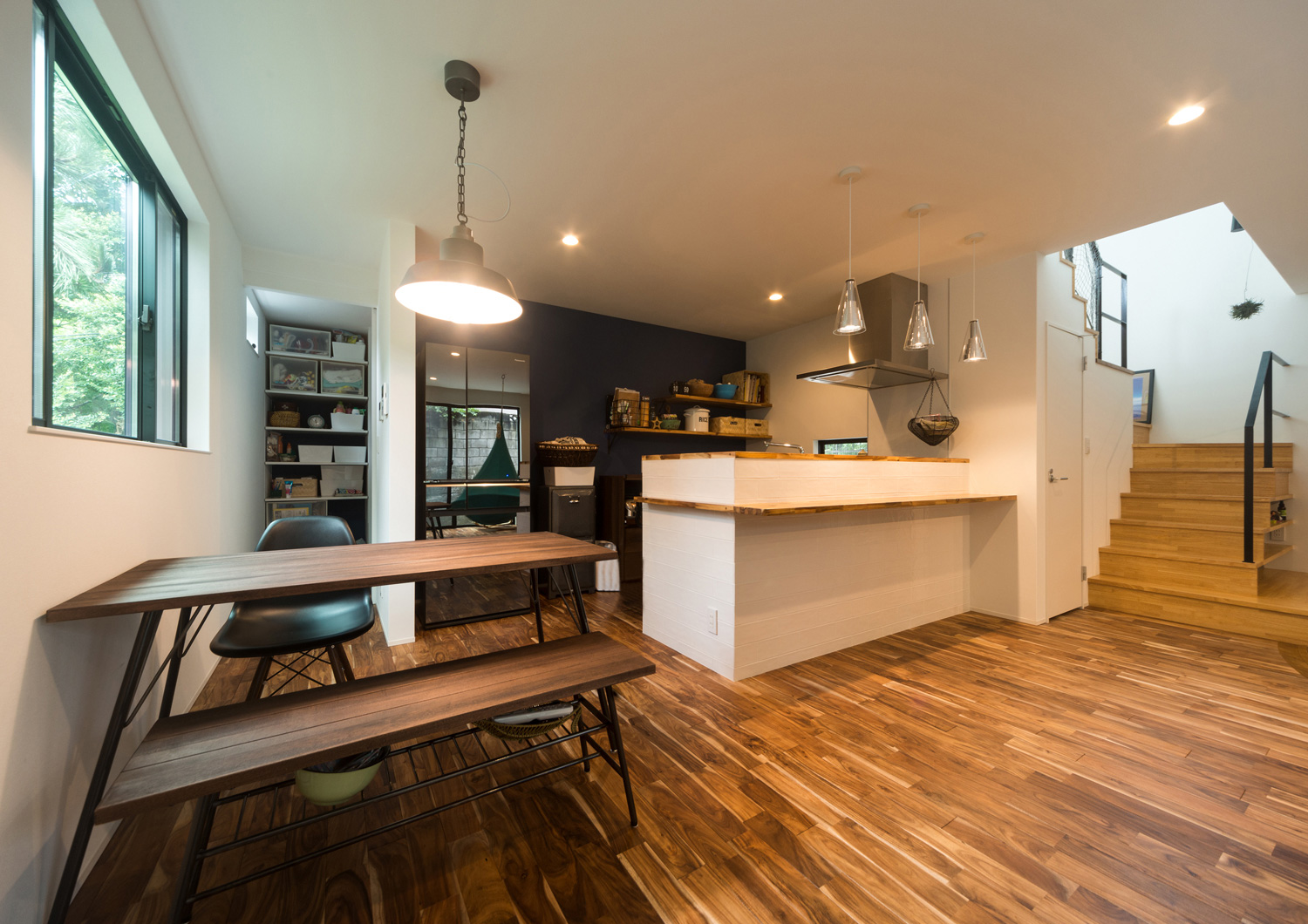 木のインテリアで統一されたナチュラルなLDK・デザイン住宅 注文住宅・デザイン住宅建築実例_『CASE513 踊るハウス』_LDK