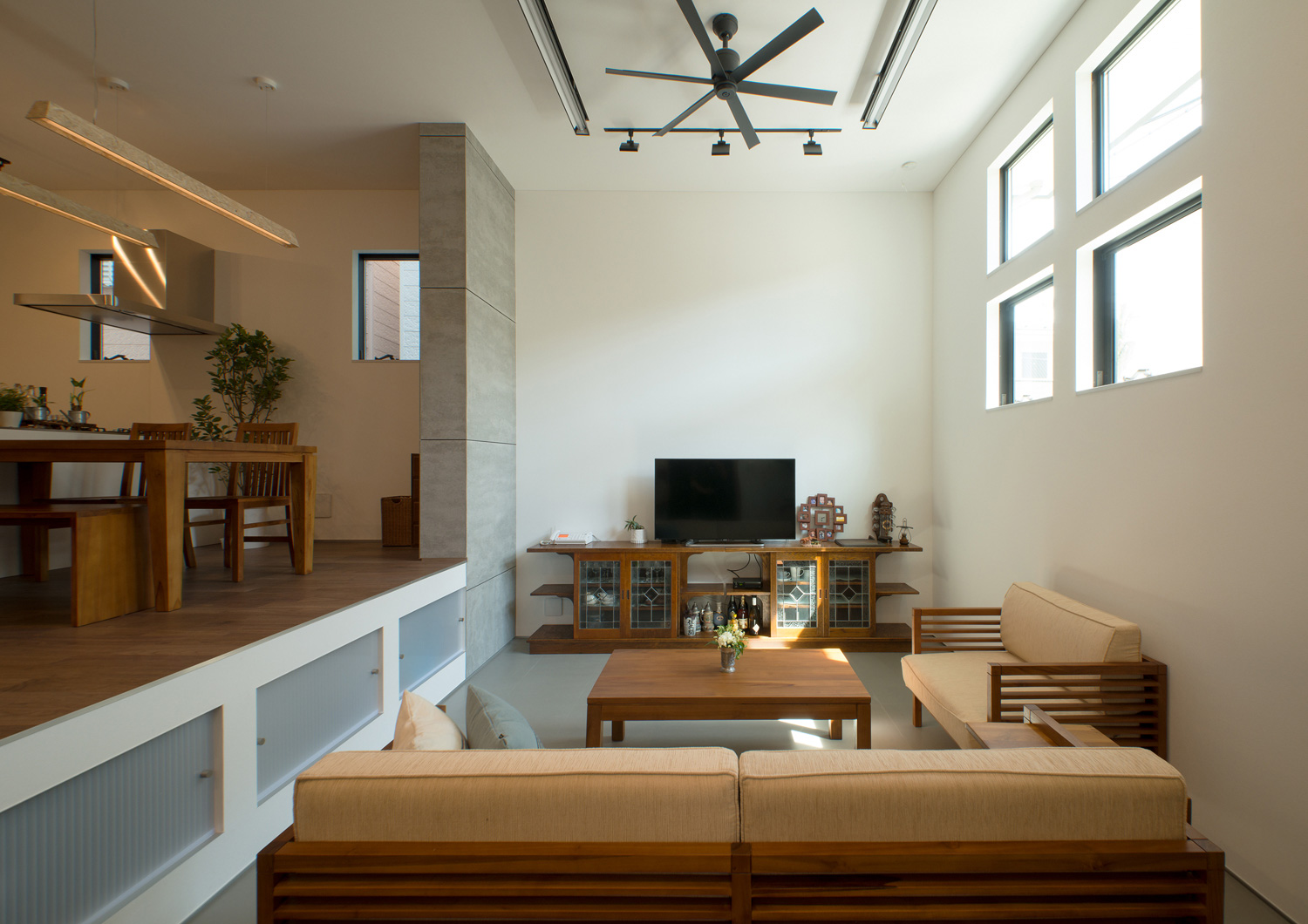 注文住宅・デザイン住宅建築実例_LDK 注文住宅・デザイン住宅建築実例_『CASE532 土間と壁柱のハウス』_LDK