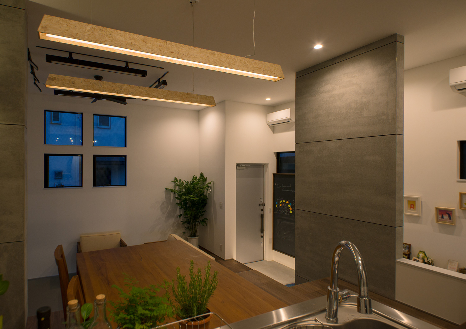 注文住宅・デザイン住宅建築実例_LDK 注文住宅・デザイン住宅建築実例_『CASE532 土間と壁柱のハウス』_LDK