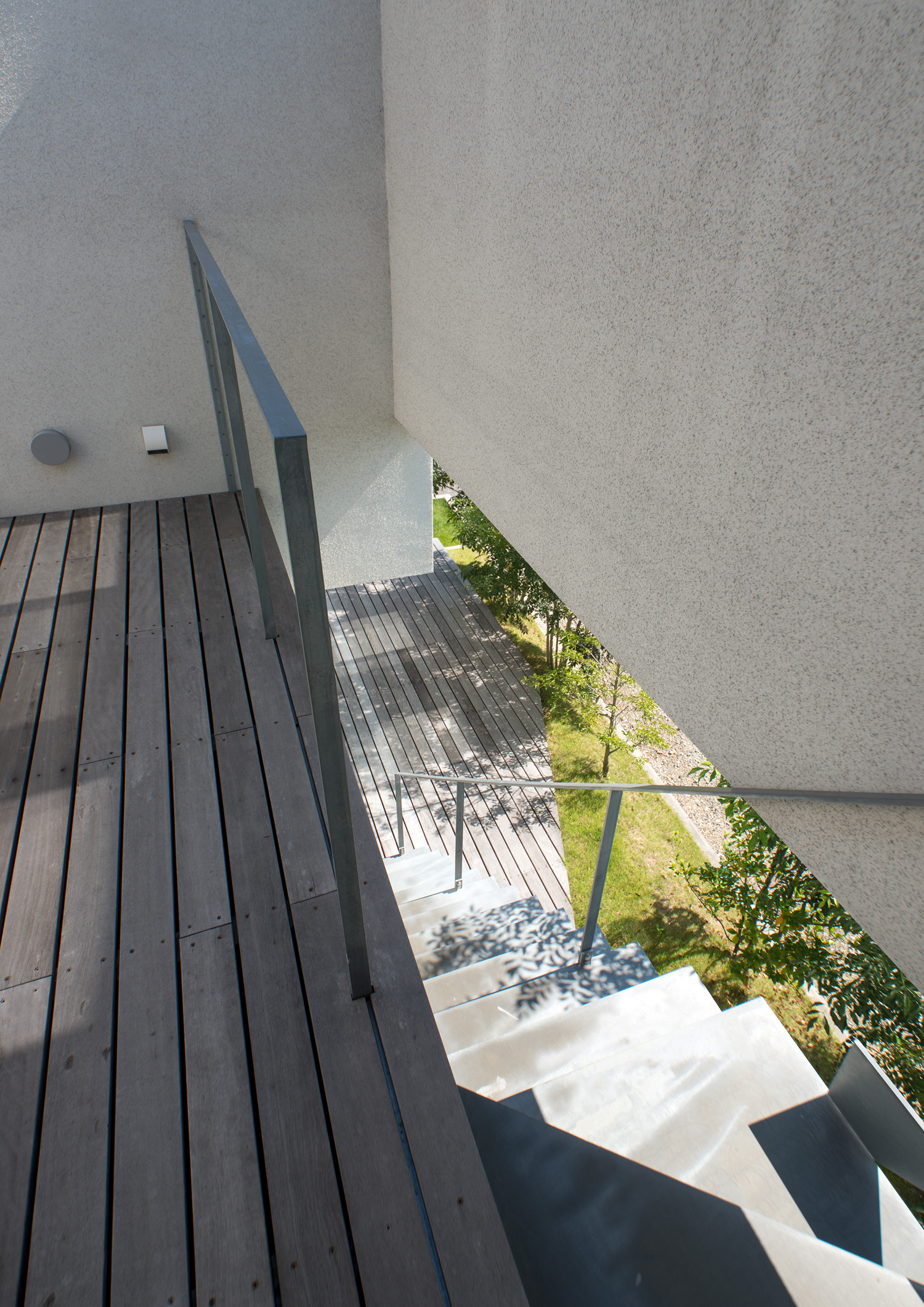 注文住宅・デザイン住宅建築実例_テラス・バルコニー 注文住宅・デザイン住宅建築実例_『CASE533 Confluence』_テラス・バルコニー