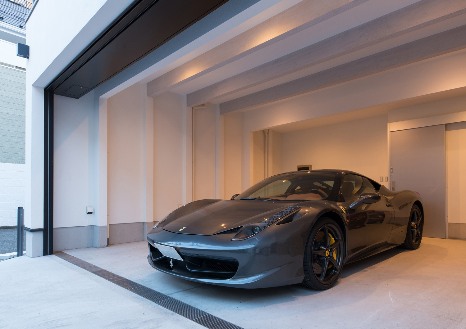 注文住宅・デザイン住宅建築実例_ガレージ 注文住宅・デザイン住宅建築実例_『CASE534 【Mod】el』_ガレージ