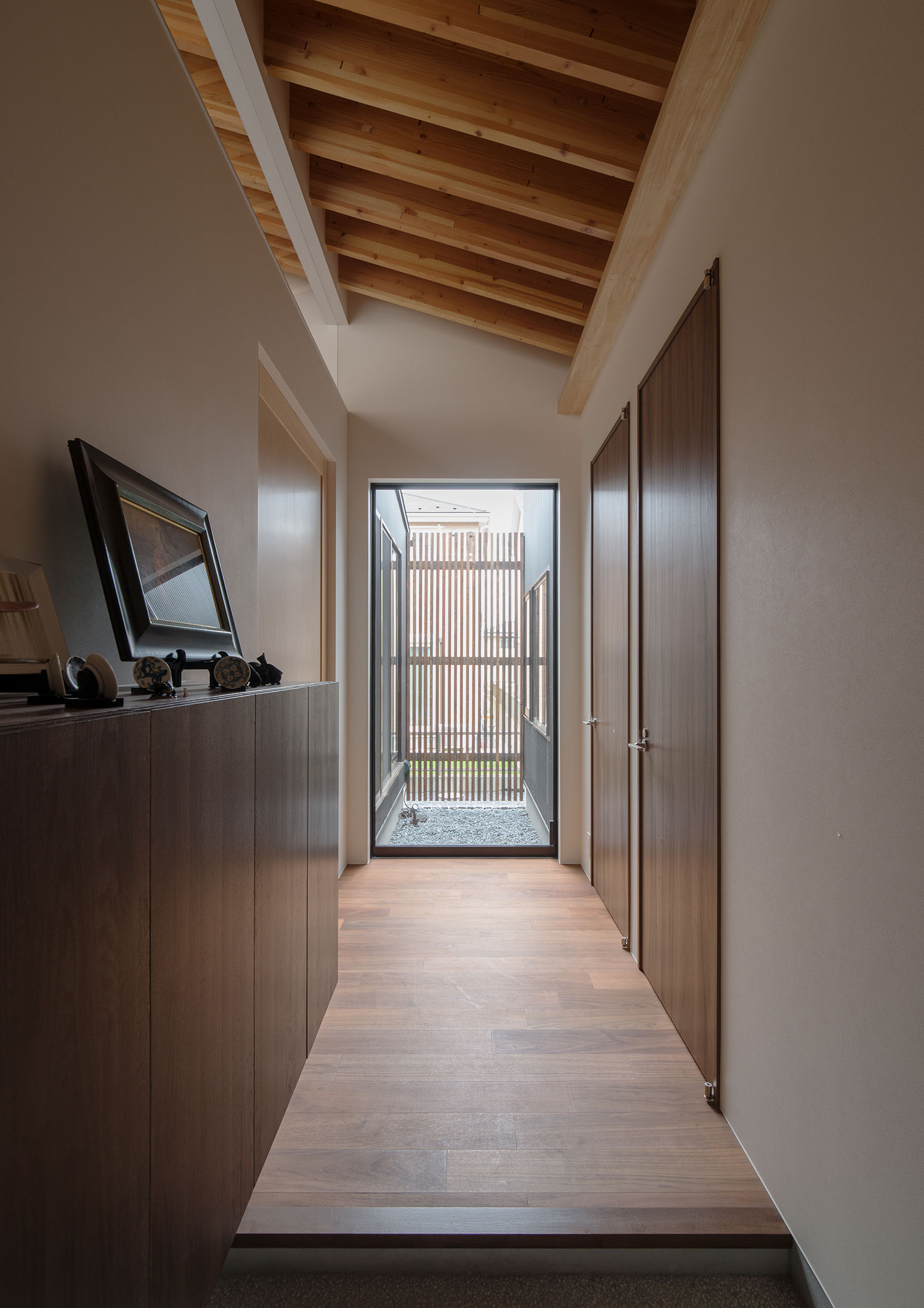 注文住宅・デザイン住宅建築実例_玄関 注文住宅・デザイン住宅建築実例_『CASE480 大屋根の垂木の家』_玄関