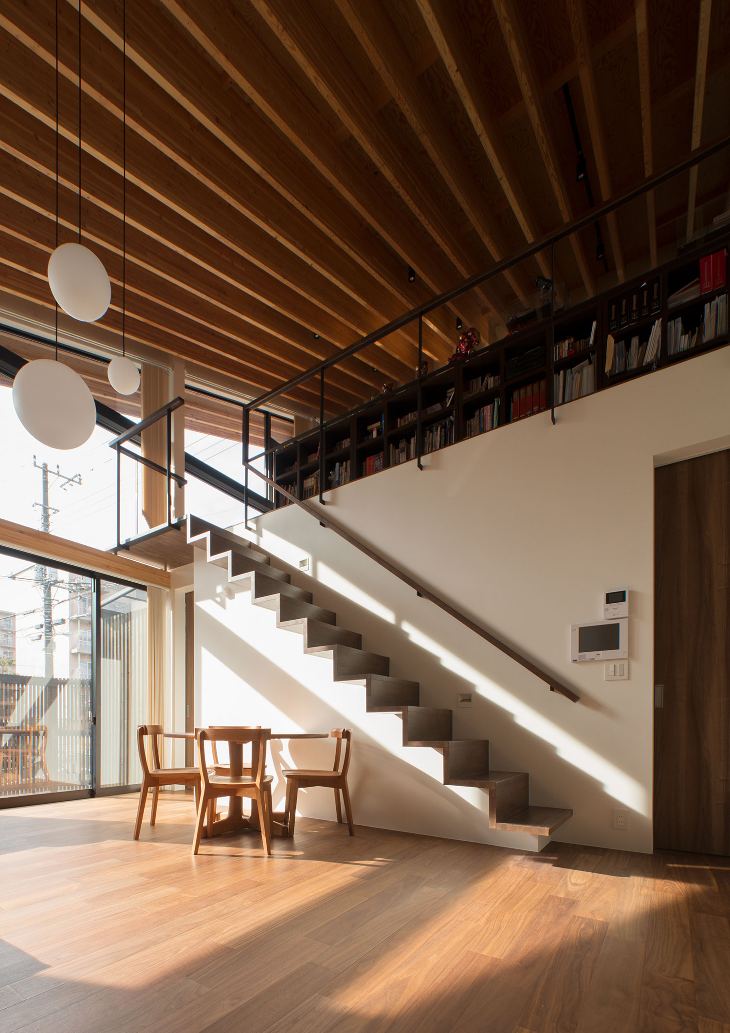 注文住宅・デザイン住宅建築実例_LDK 注文住宅・デザイン住宅建築実例_『CASE480 大屋根の垂木の家』_LDK