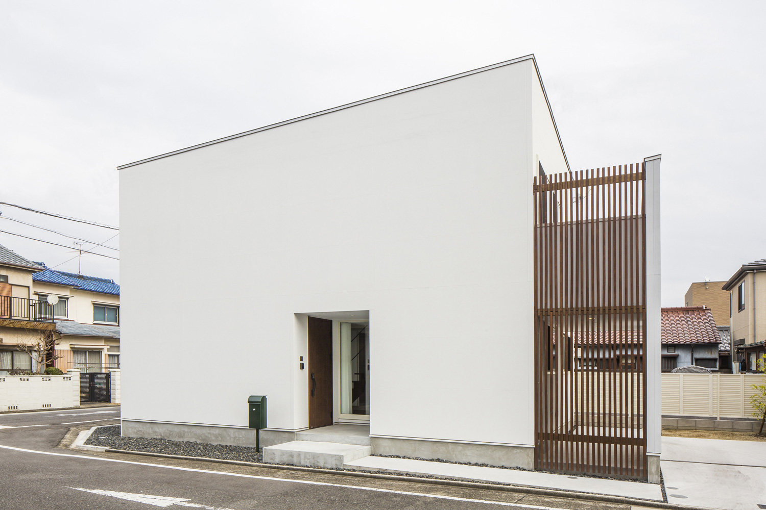 デザイン住宅建築実例_外観・注文住宅『CASE557 いろどり』の建築実例・施⼯例の写真・建物外観全体 注文住宅・デザイン住宅建築実例_『CASE557 いろどり』_外観