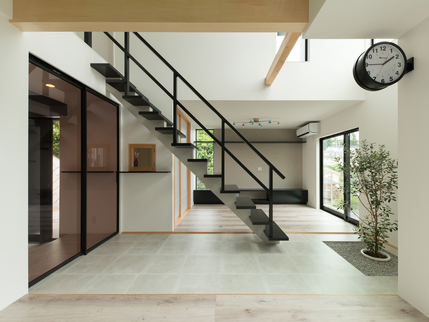 注文住宅・デザイン住宅建築実例_『CASE558 路地と桟(かけはし)の家』_LDK