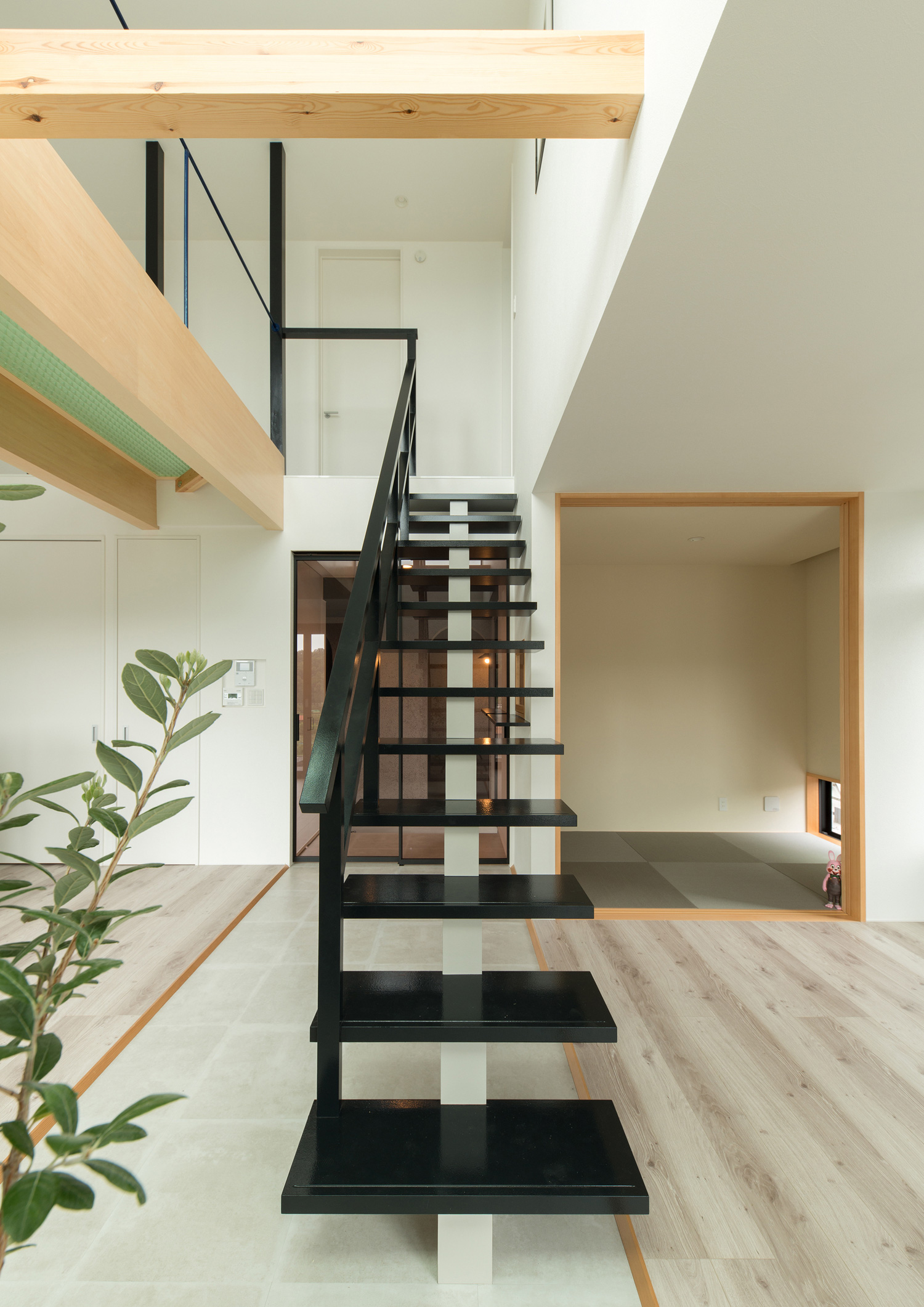注文住宅・デザイン住宅建築実例_階段 注文住宅・デザイン住宅建築実例_『CASE558 路地と桟(かけはし)の家』_階段