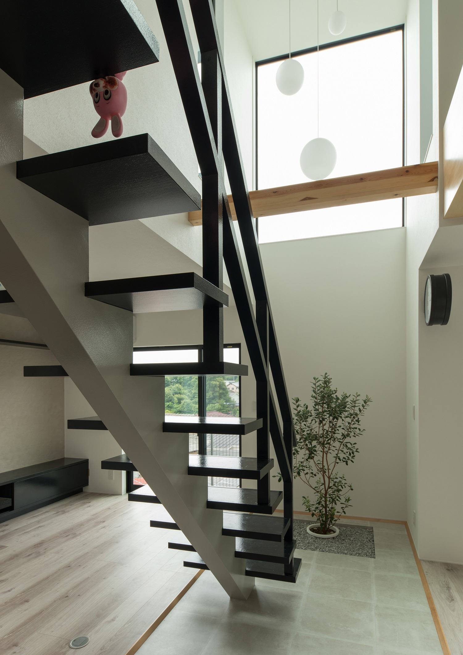 注文住宅・デザイン住宅建築実例_階段 注文住宅・デザイン住宅建築実例_『CASE558 路地と桟(かけはし)の家』_階段