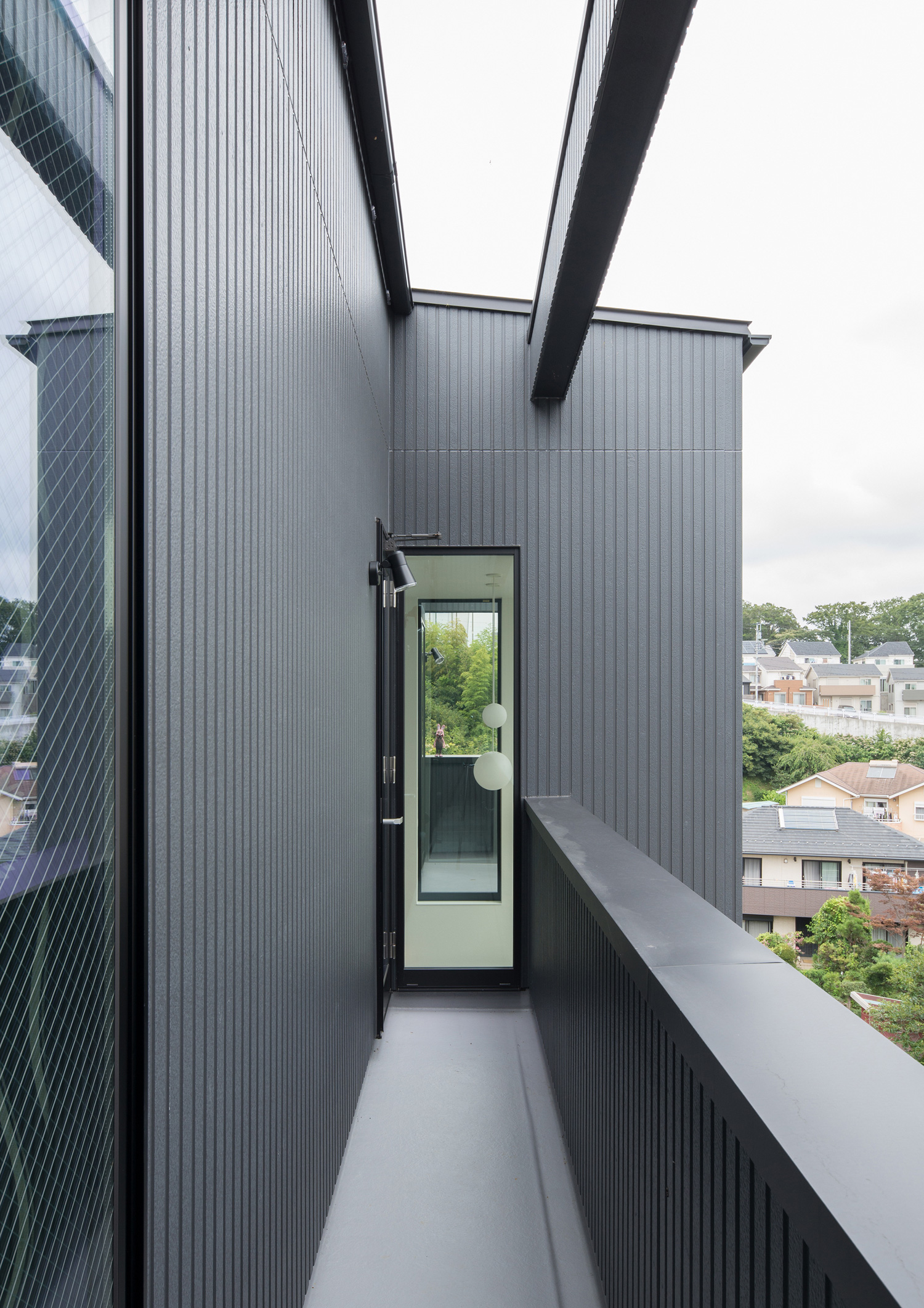 注文住宅・デザイン住宅建築実例_テラス・バルコニー 注文住宅・デザイン住宅建築実例_『CASE558 路地と桟(かけはし)の家』_テラス・バルコニー