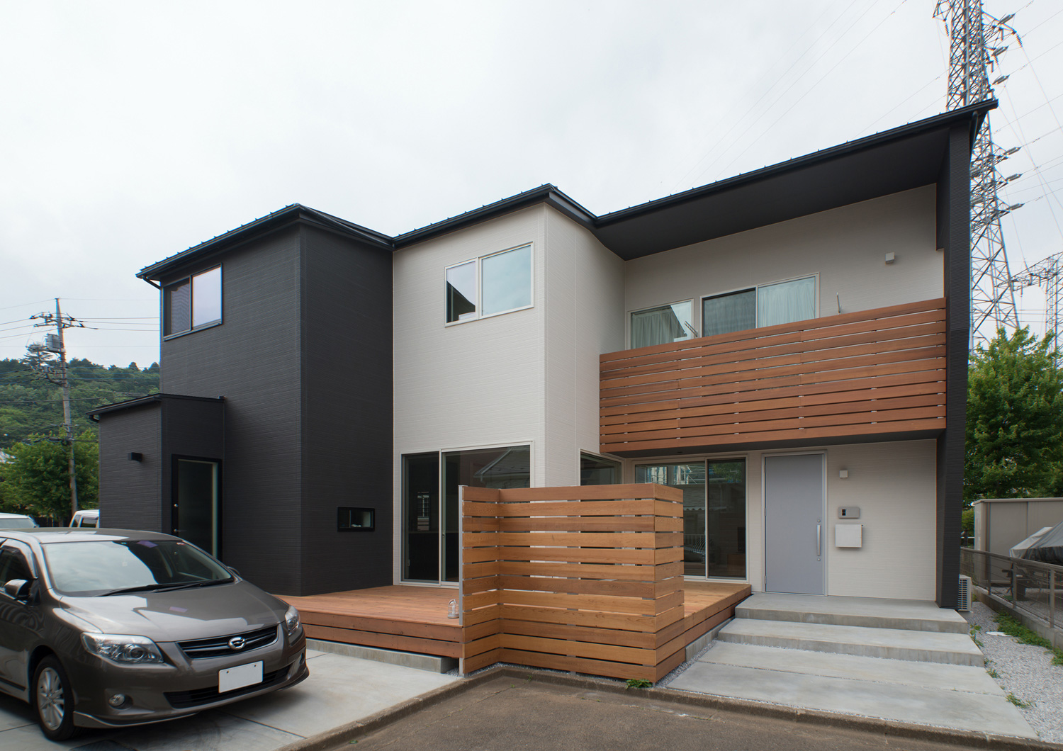 デザイン住宅建築実例_外観・注文住宅『CASE575 緑を楽しむ家』の建築実例・施⼯例の写真・建物外観全体 注文住宅・デザイン住宅建築実例_『CASE575 緑を楽しむ家』_外観