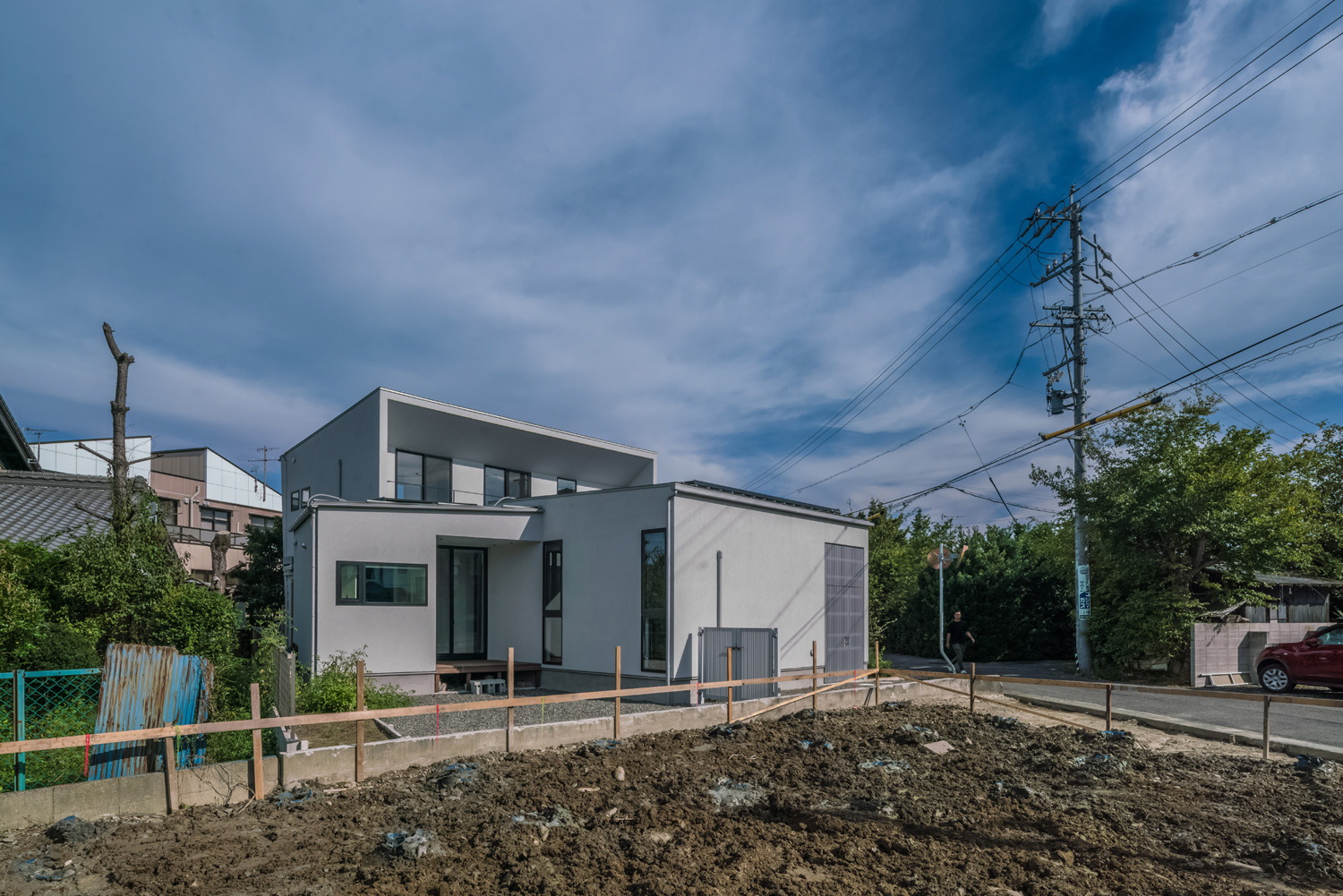 中庭がある白い外壁の家の外観・デザイン住宅 注文住宅・デザイン住宅建築実例_『CASE576 回廊の家』_外観