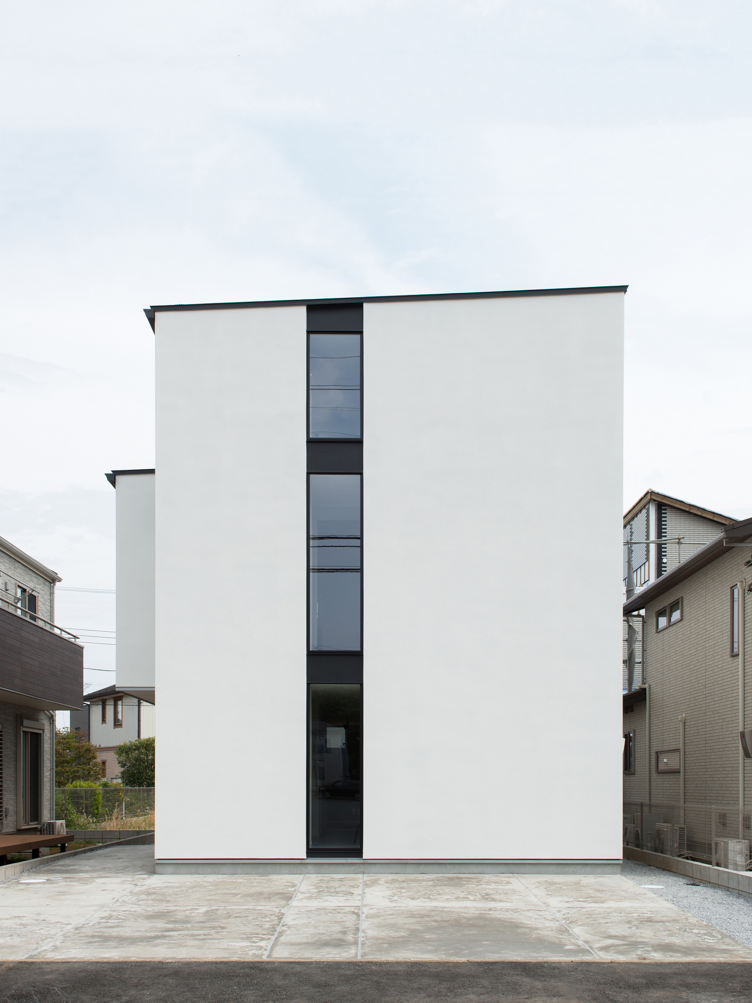 デザイン住宅建築実例_外観・注文住宅『CASE584 ソラノスキマ』の建築実例・施⼯例の写真・建物外観全体 注文住宅・デザイン住宅建築実例_『CASE584 ソラノスキマ』_外観