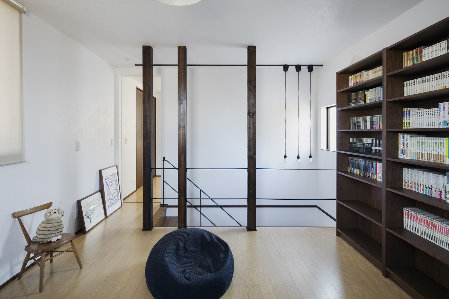 階段を上がった先のスペースを活用したセカンドリビング・デザイン住宅 注文住宅・デザイン住宅建築実例_『CASE610 Lagom hus ちょうどいい家』_書斎