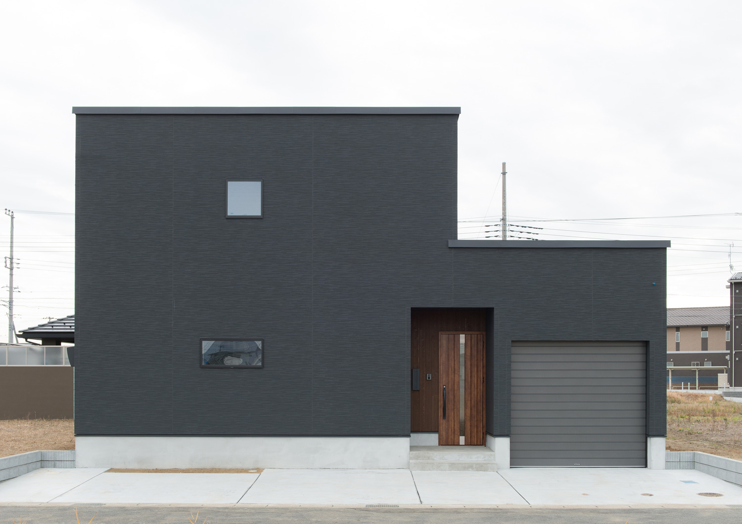 デザイン住宅建築実例_外観・注文住宅『CASE611 黒曜×石英』の建築実例・施⼯例の写真・建物外観全体 注文住宅・デザイン住宅建築実例_『CASE611 黒曜×石英』_外観