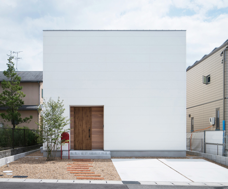 デザイン住宅建築実例_外観・注文住宅『CASE619 Hoccori』の建築実例・施⼯例の写真・建物外観全体 注文住宅・デザイン住宅建築実例_『CASE619 Hoccori』_外観