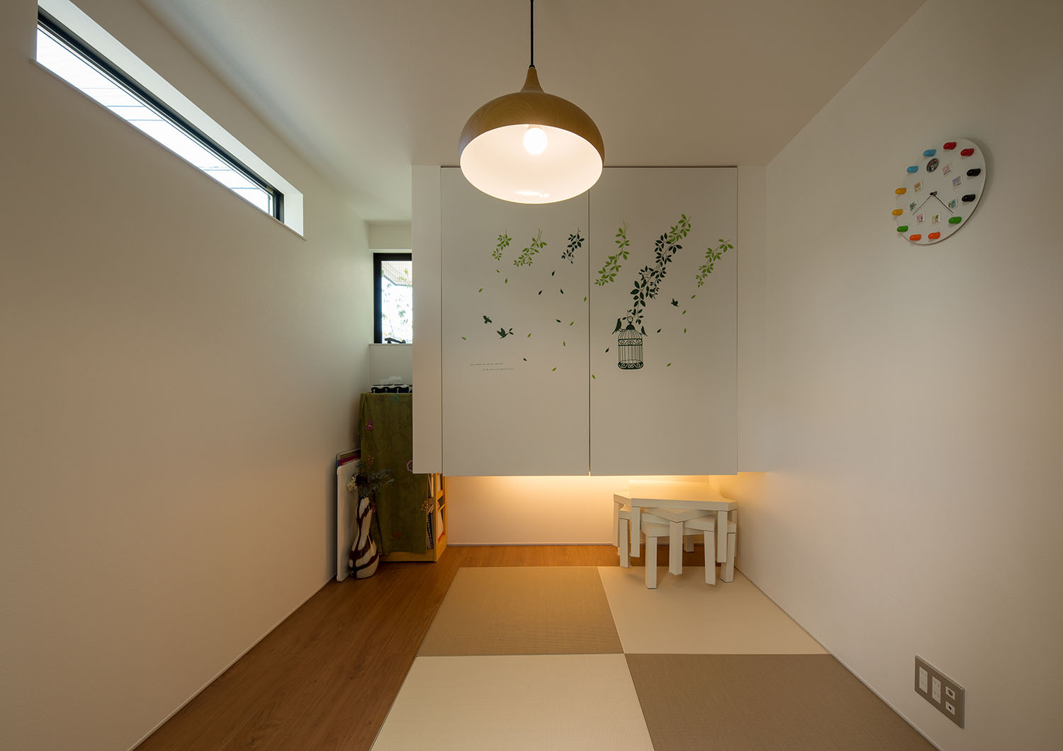 浮いたデザインの収納があるモダンな和室・デザイン住宅 注文住宅・デザイン住宅建築実例_『CASE536 Preppy』_和室