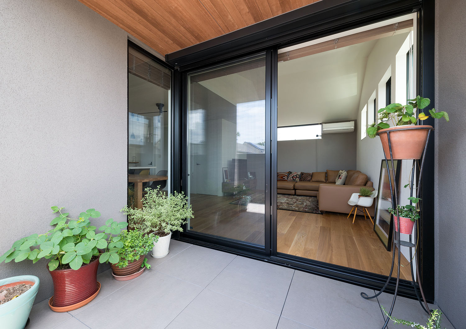 注文住宅・デザイン住宅建築実例_テラス・バルコニー 注文住宅・デザイン住宅建築実例_『CASE542 グレージュのハウス』_テラス・バルコニー