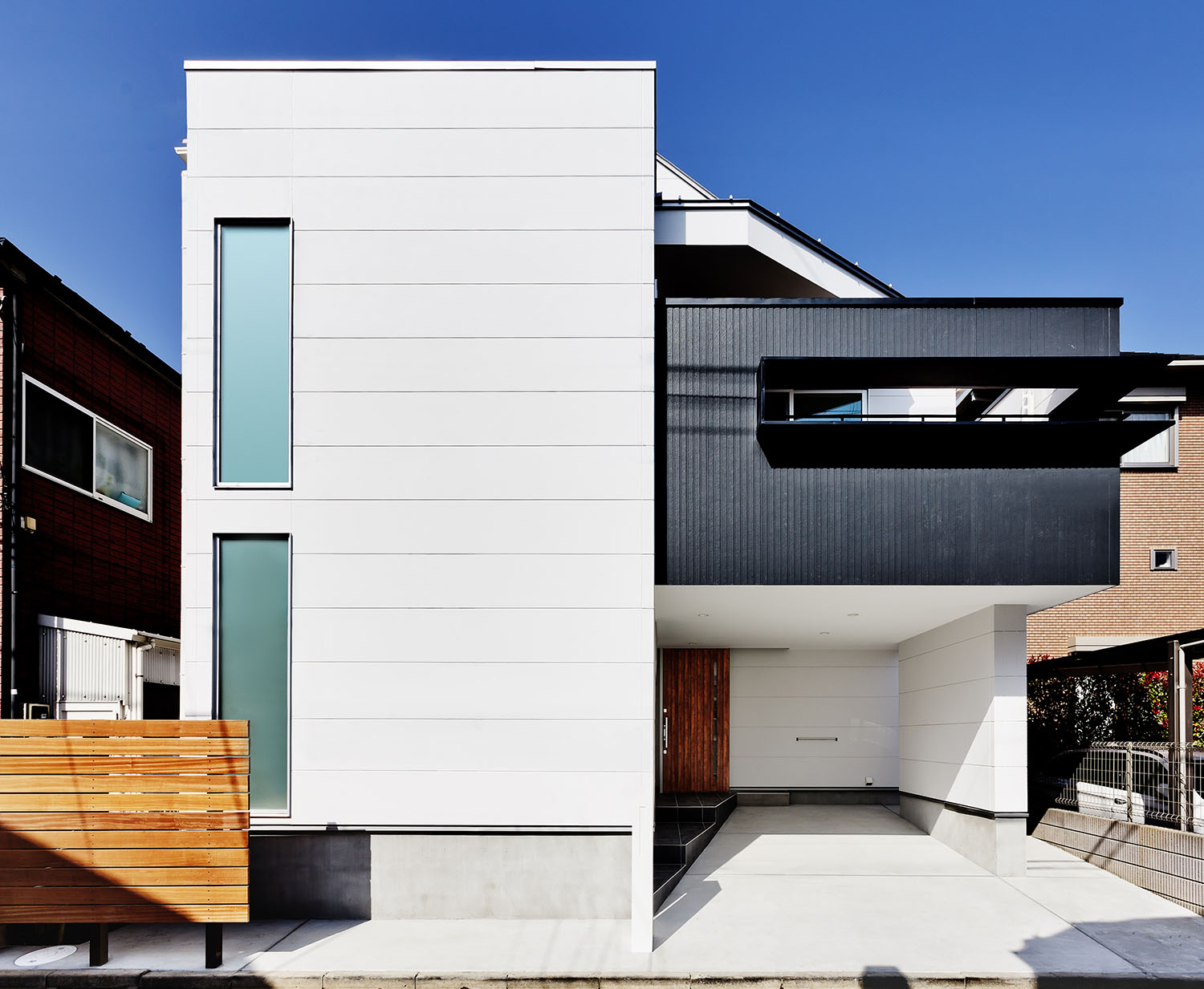 デザイン住宅建築実例_外観・注文住宅『CASE618 陽が射す家』の建築実例・施⼯例の写真・建物外観全体 注文住宅・デザイン住宅建築実例_『CASE618 陽が射す家』_外観