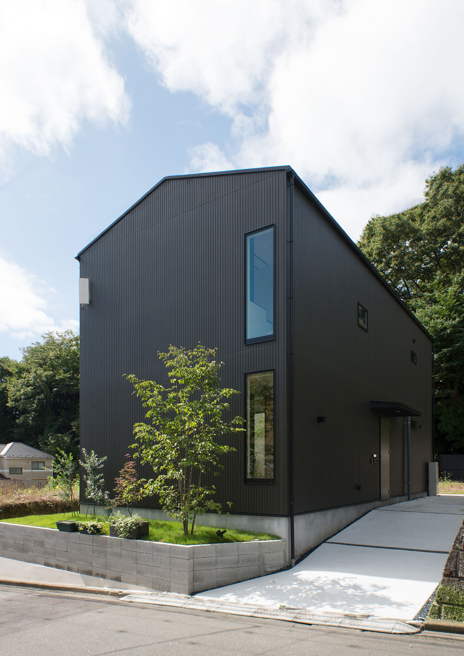 注文住宅『CASE696 tongari house』の建築実例・施⼯例の写真・建物外観全体 注文住宅・デザイン住宅建築実例_『CASE696 tongari house』_外観