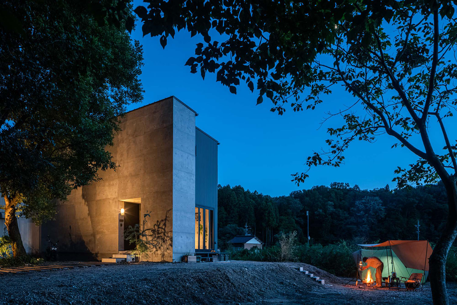 注文住宅『CASE707 IGNIS』の建築実例・施⼯例の写真・建物外観全体 注文住宅・デザイン住宅建築実例_『CASE707 IGNIS』_外観