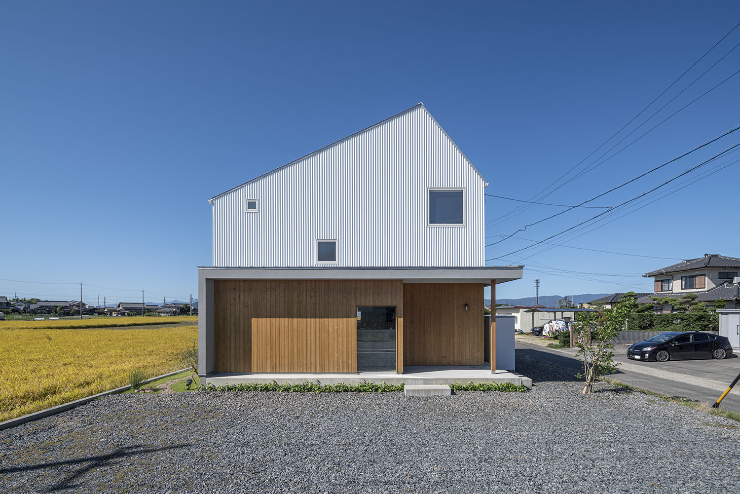 注文住宅『CASE708 光と影のいえ』の建築実例・施⼯例の写真・建物外観全体 注文住宅・デザイン住宅建築実例_『CASE708 光と影のいえ』_外観